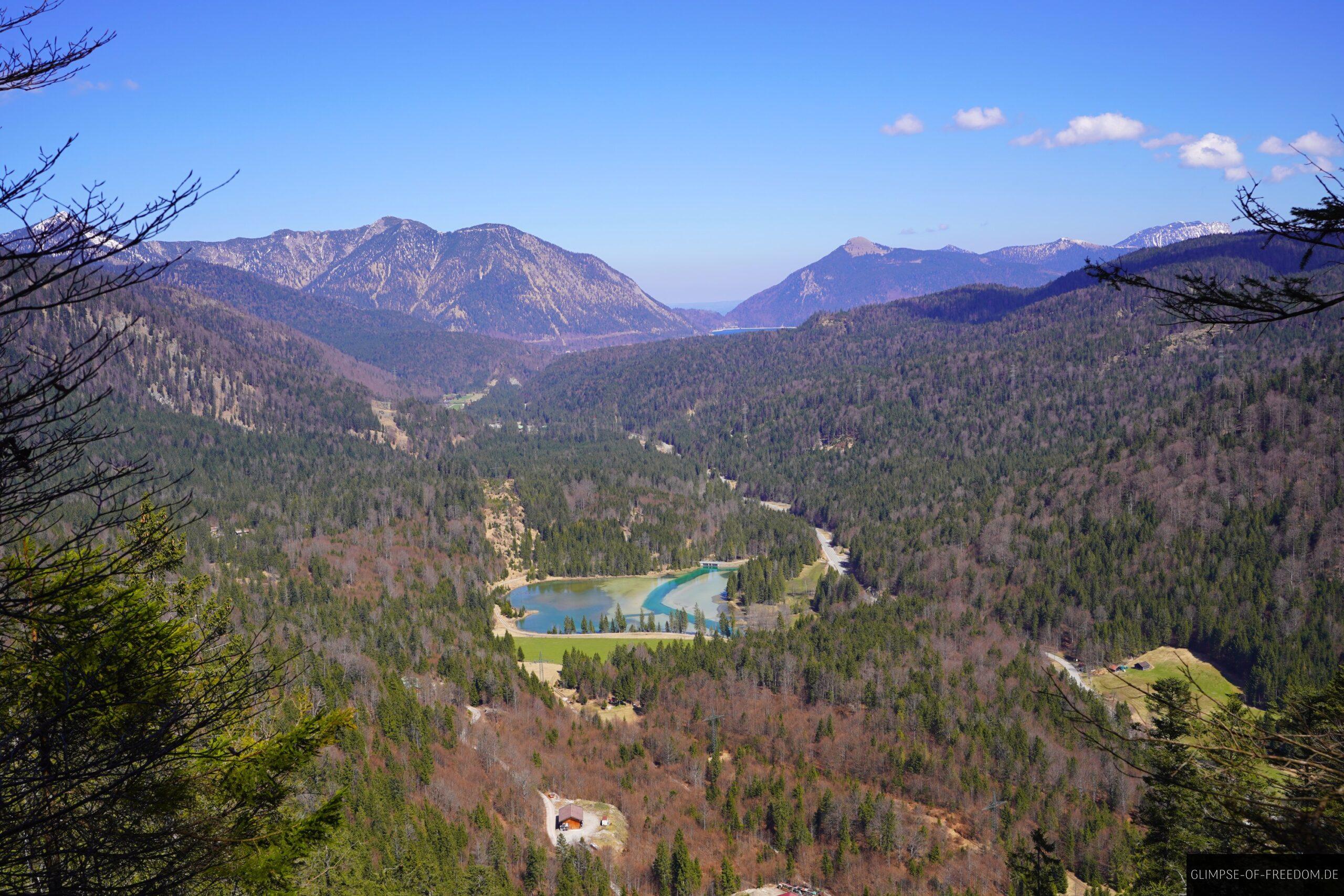 Ausblick auf Sachensee und Walchensee scaled Ausblick auf Sachensee und Walchensee