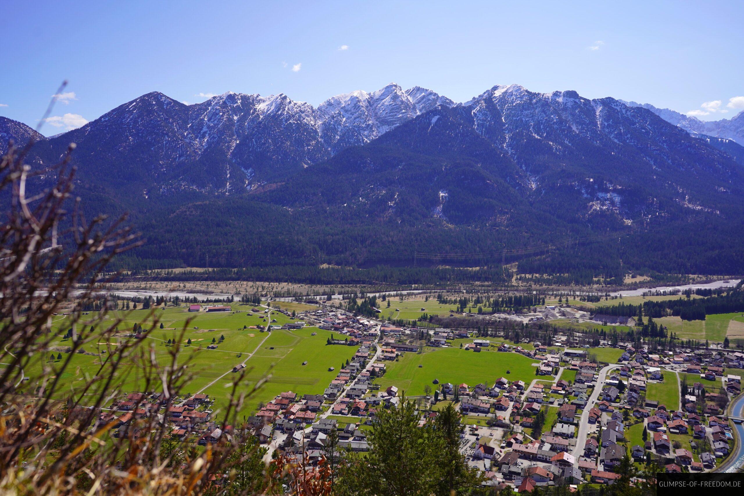 Ausblick auf Wallgau und Karwendell vom Krepelschrofen Gipfel scaled Ausblick auf Wallgau und Karwendell vom Krepelschrofen Gipfel
