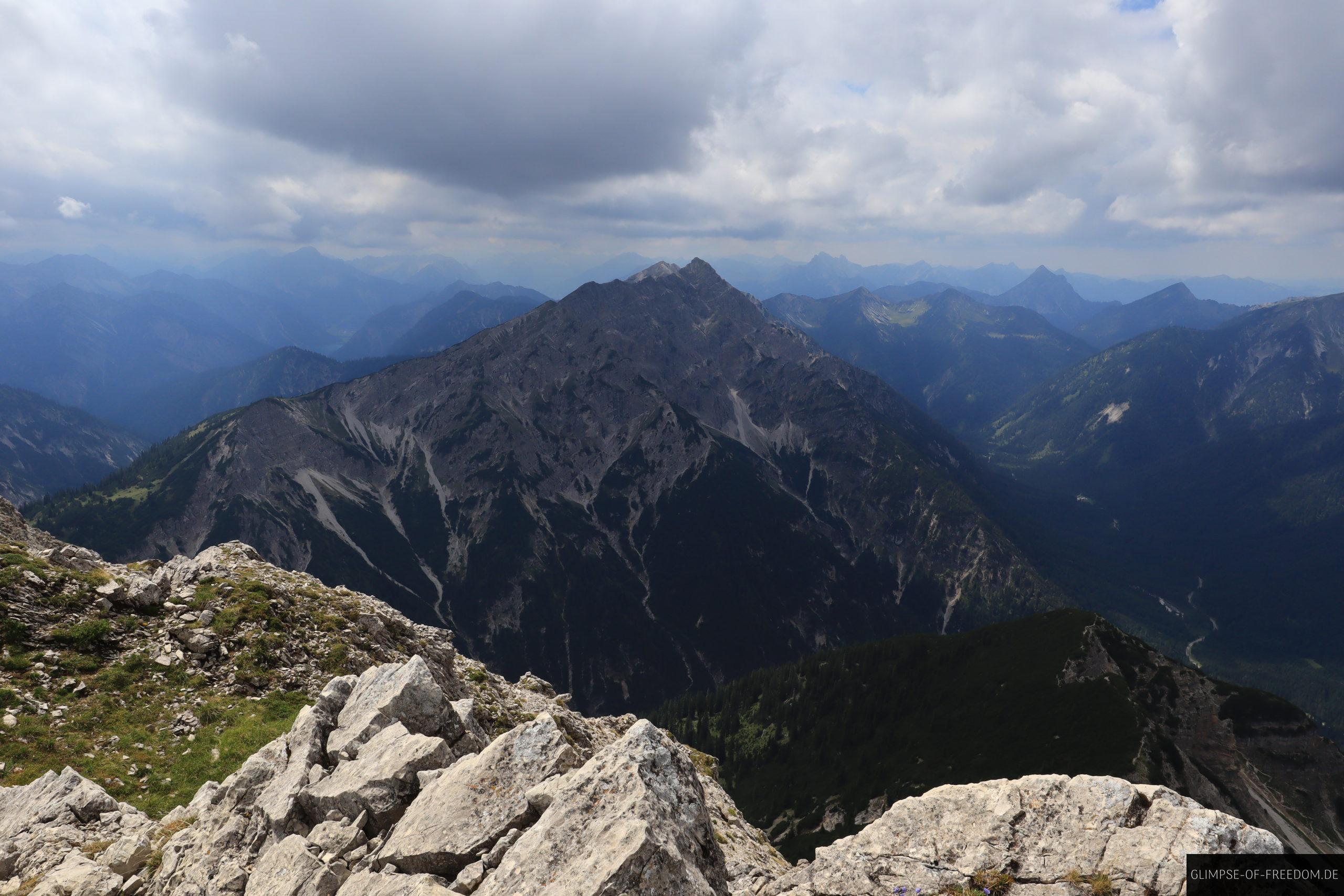 Ausblick auf den Frieder von der Kreuzspitze aus scaled Ausblick auf den Frieder von der Kreuzspitze aus