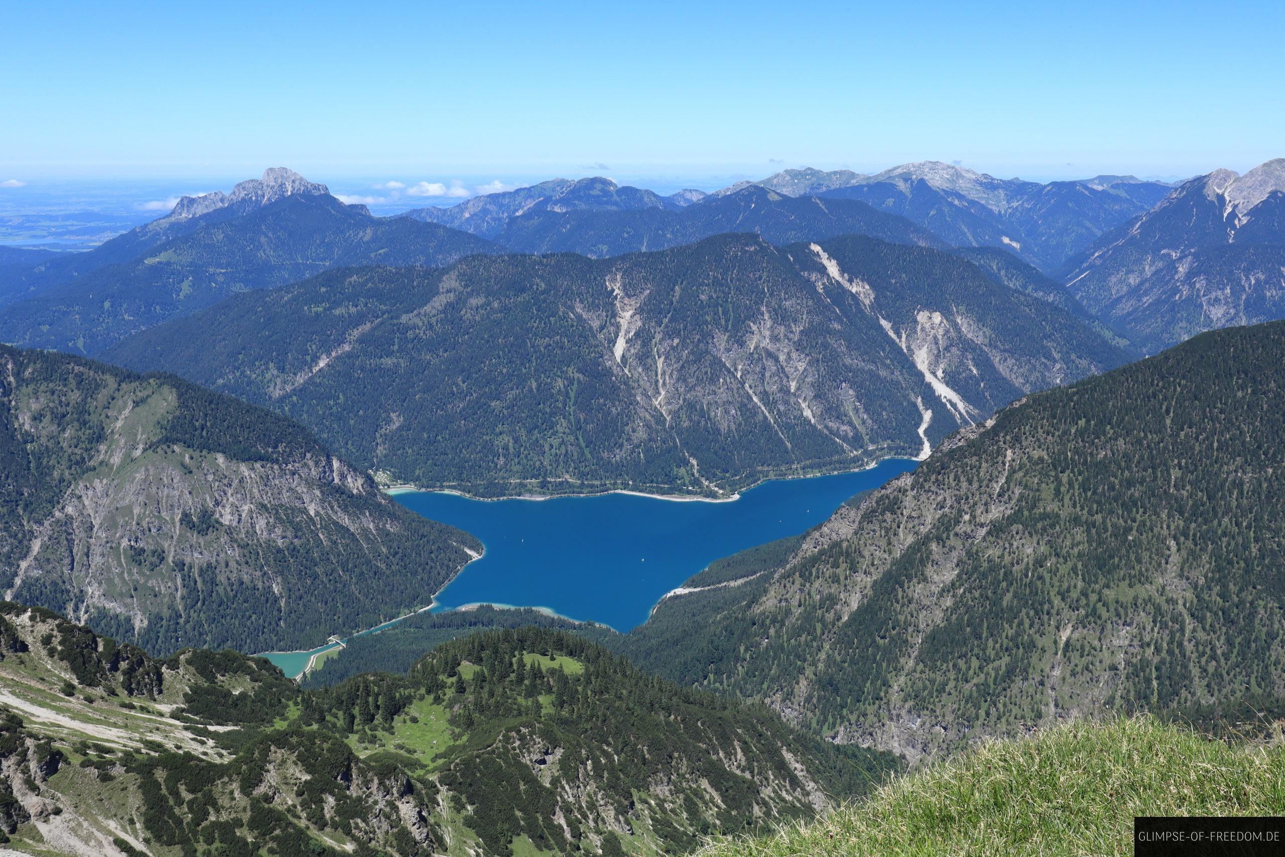 Ausblick auf den Plansee vom Kohlbergspitze Gipfel aus scaled Ausblick auf den Plansee vom Kohlbergspitze Gipfel aus