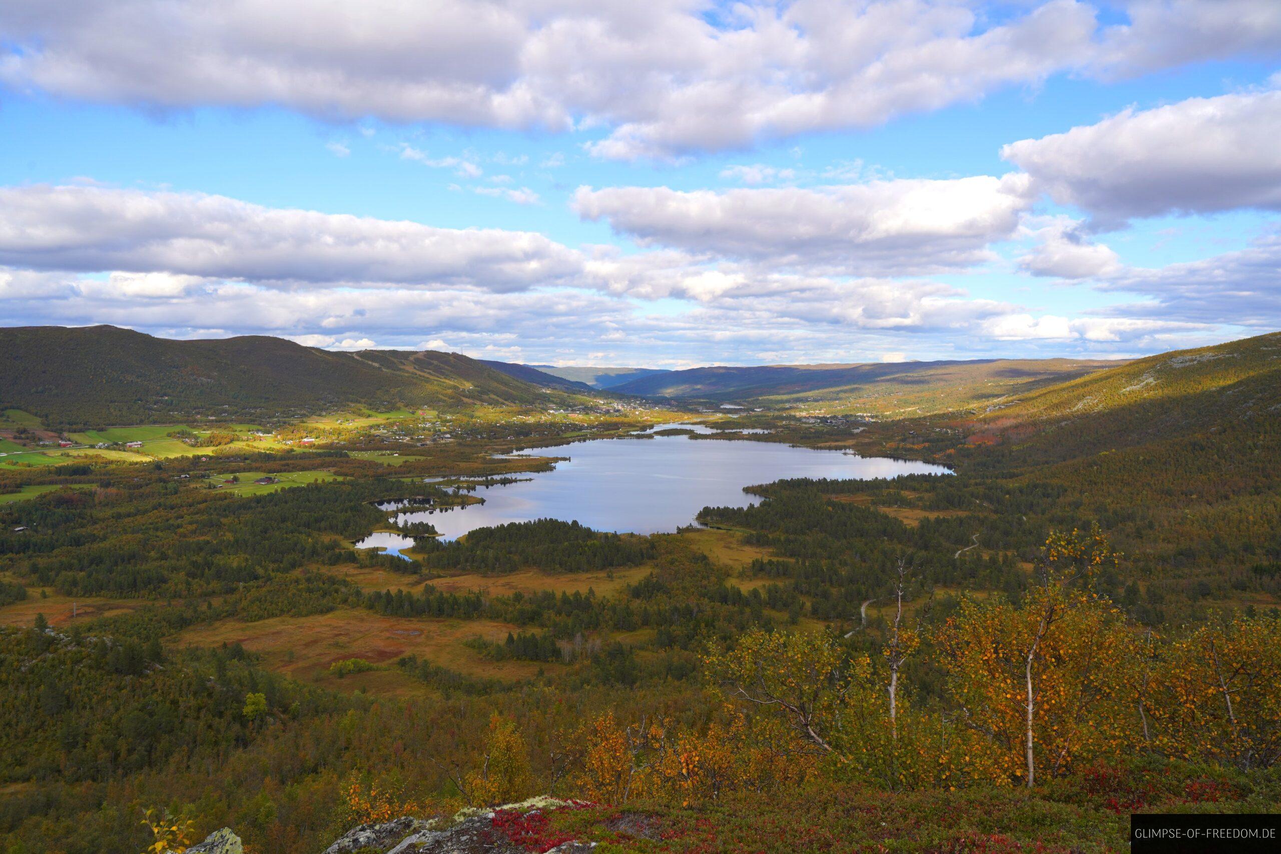 Ausblick auf den See Ustedalsfjorden scaled Ausblick auf den See Ustedalsfjorden