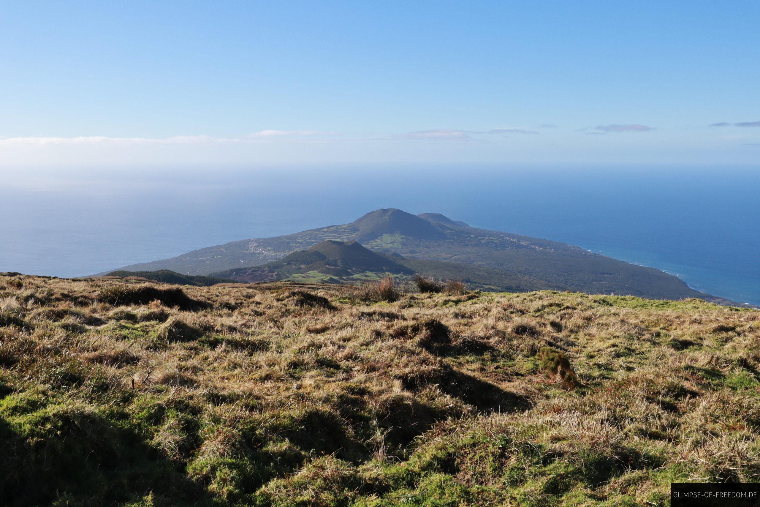 Ausblick auf mehrere kleinere Krater scaled Ausblick auf mehrere kleinere Krater