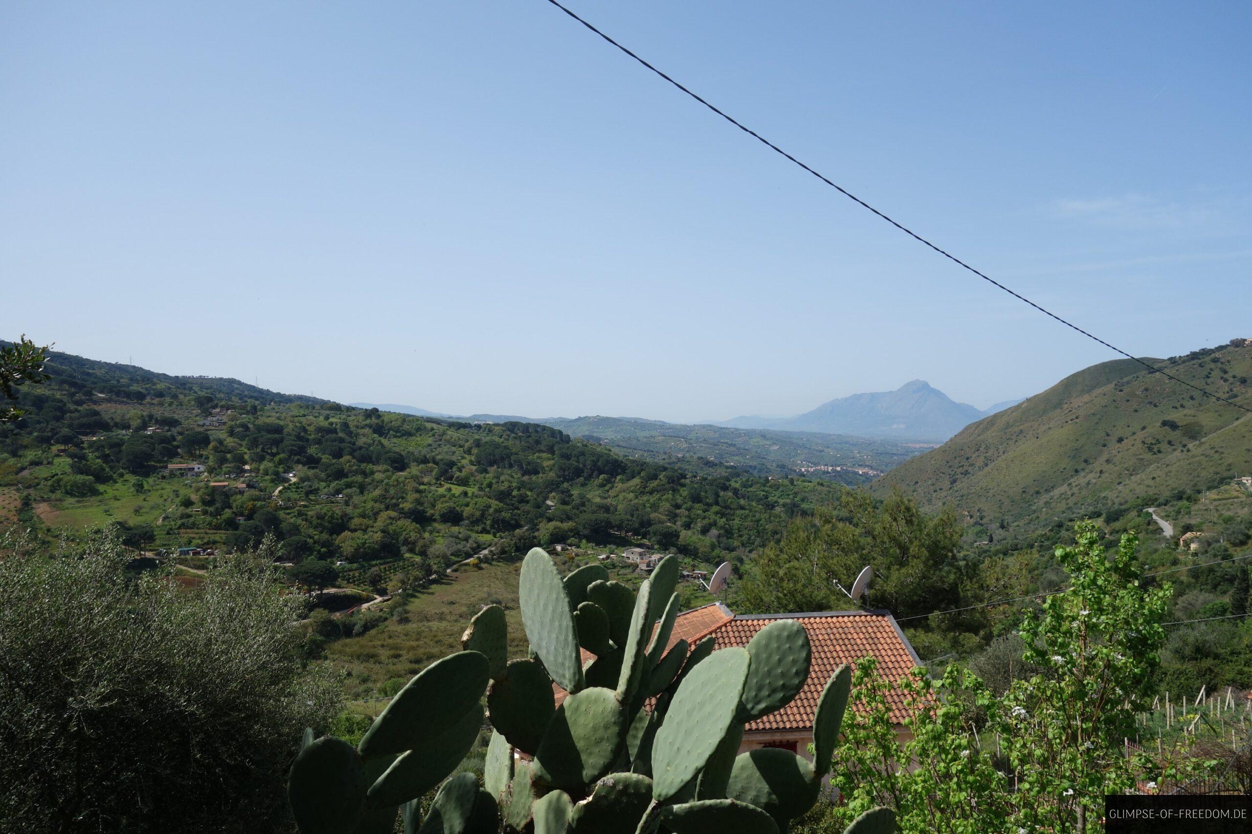 Ausblick ueber das Landesinnere von Sizilien scaled Ausblick über das Landesinnere von Sizilien