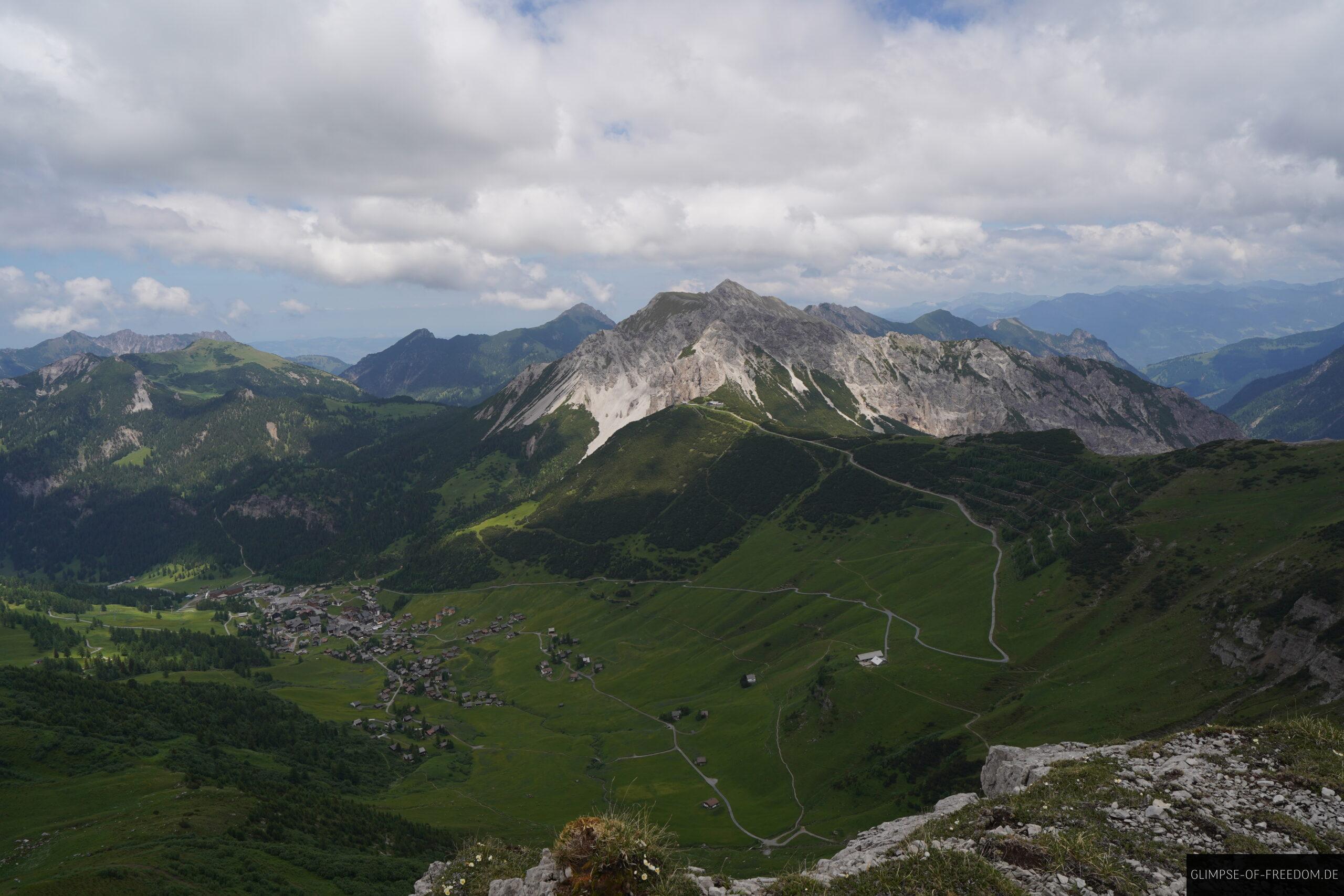 Aussicht auf Malbun vom Augustenberg aus scaled Aussicht auf Malbun vom Augustenberg aus
