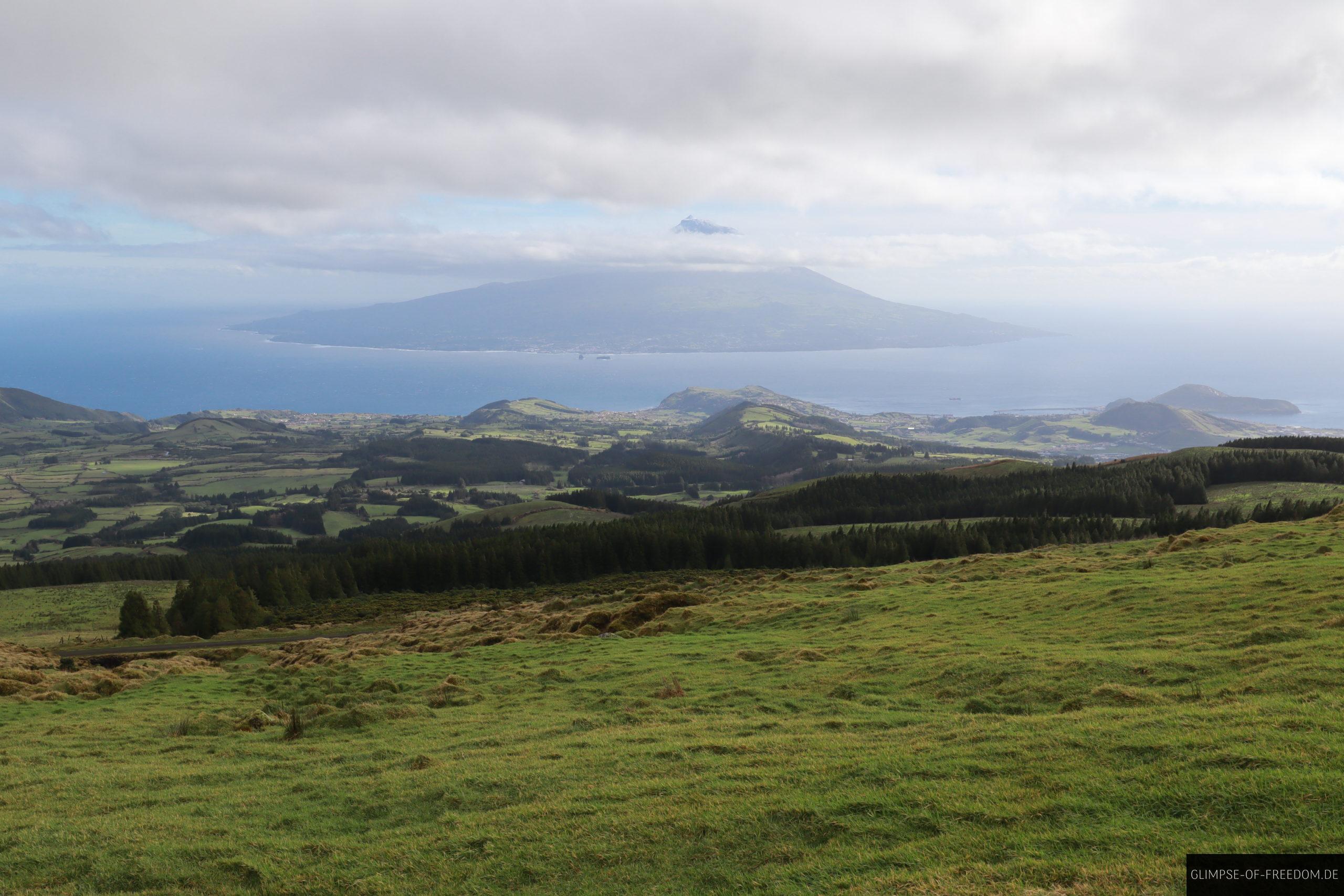 Aussicht auf Pico vom Caldeira Faial aus scaled Aussicht auf Pico vom Caldeira Faial aus