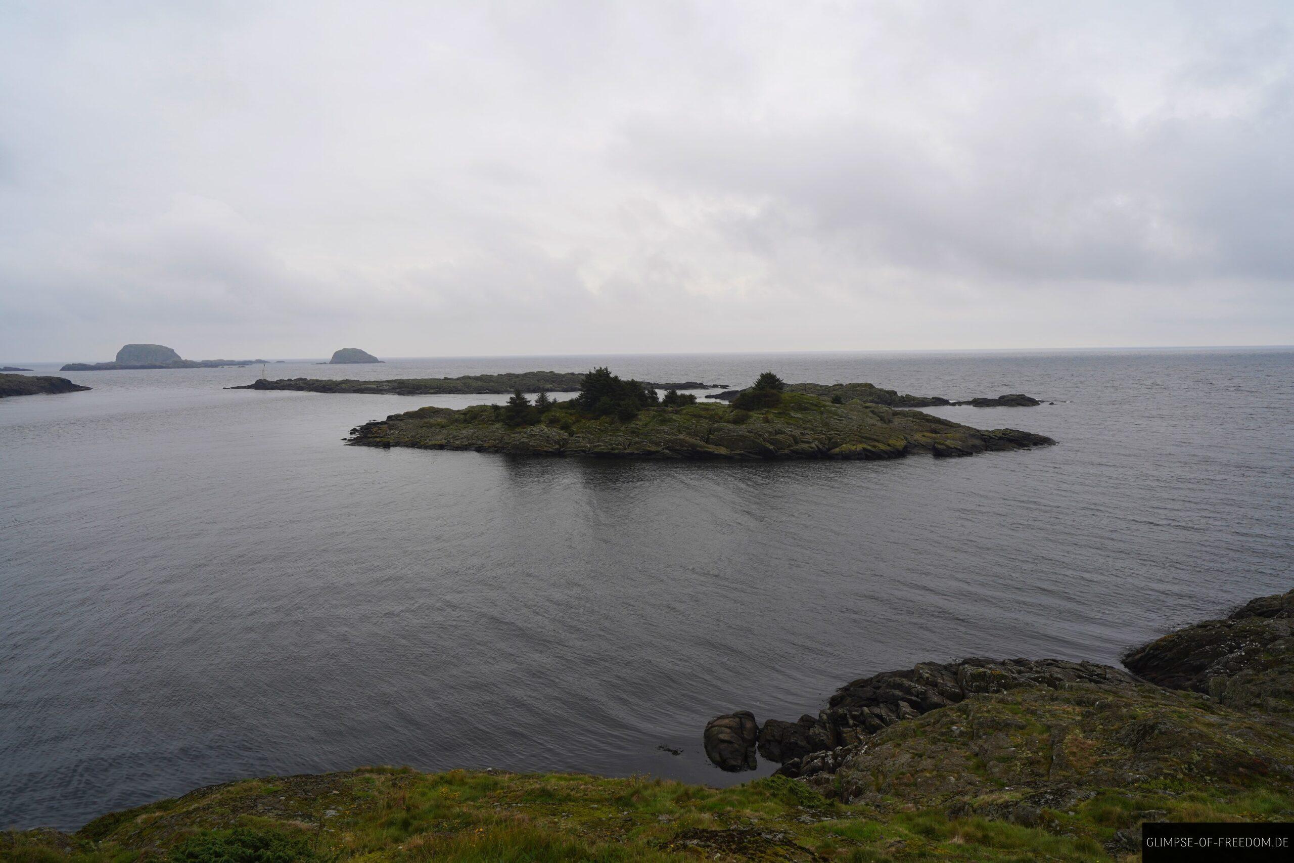 Aussicht auf das Meer von Sogndalstranda scaled Aussicht auf das Meer von Sogndalstranda