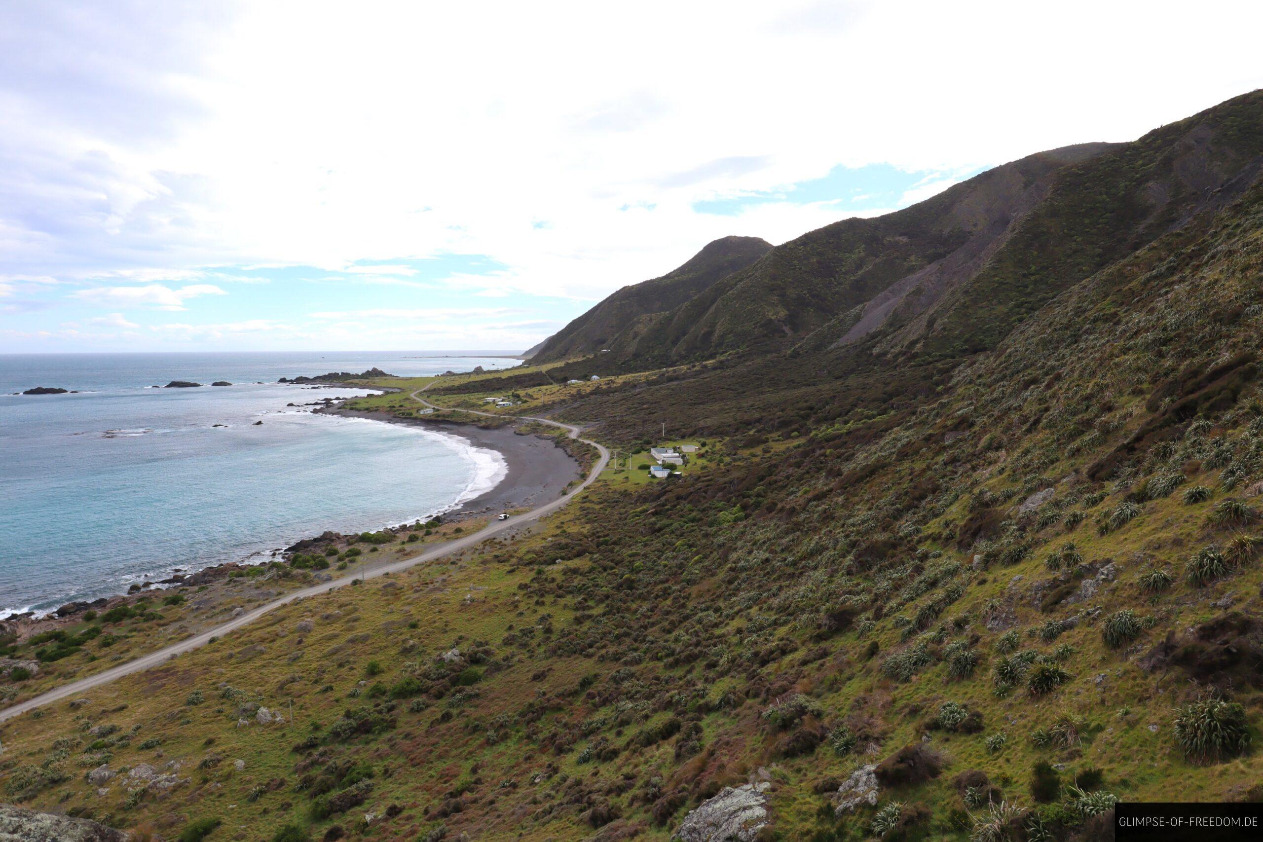 Aussicht ueber die Kueste am Cape Palliser scaled Aussicht über die Küste am Cape Palliser