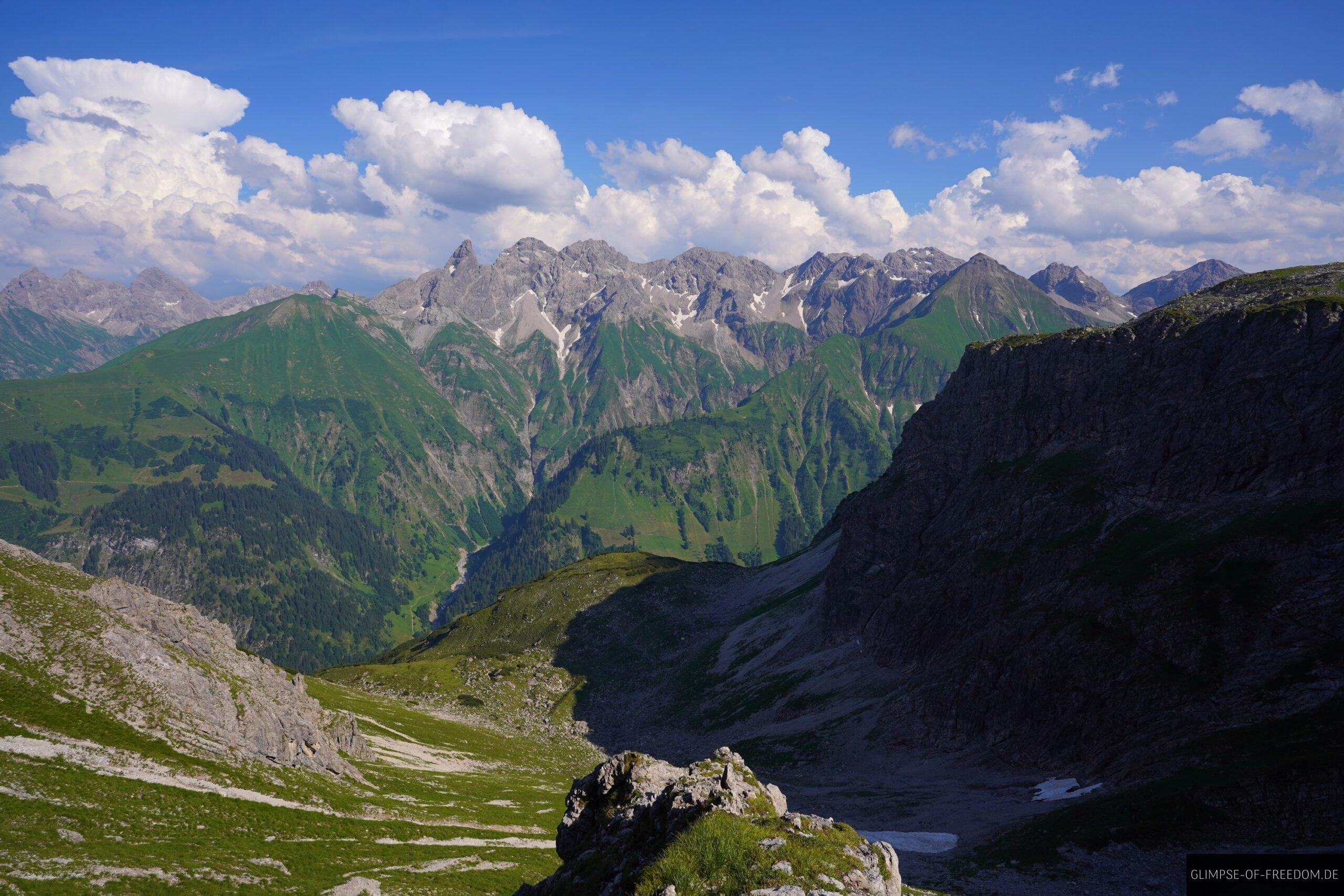Aussichten beim Abstieg vom Griesgundkopf scaled Aussichten beim Abstieg vom Griesgundkopf