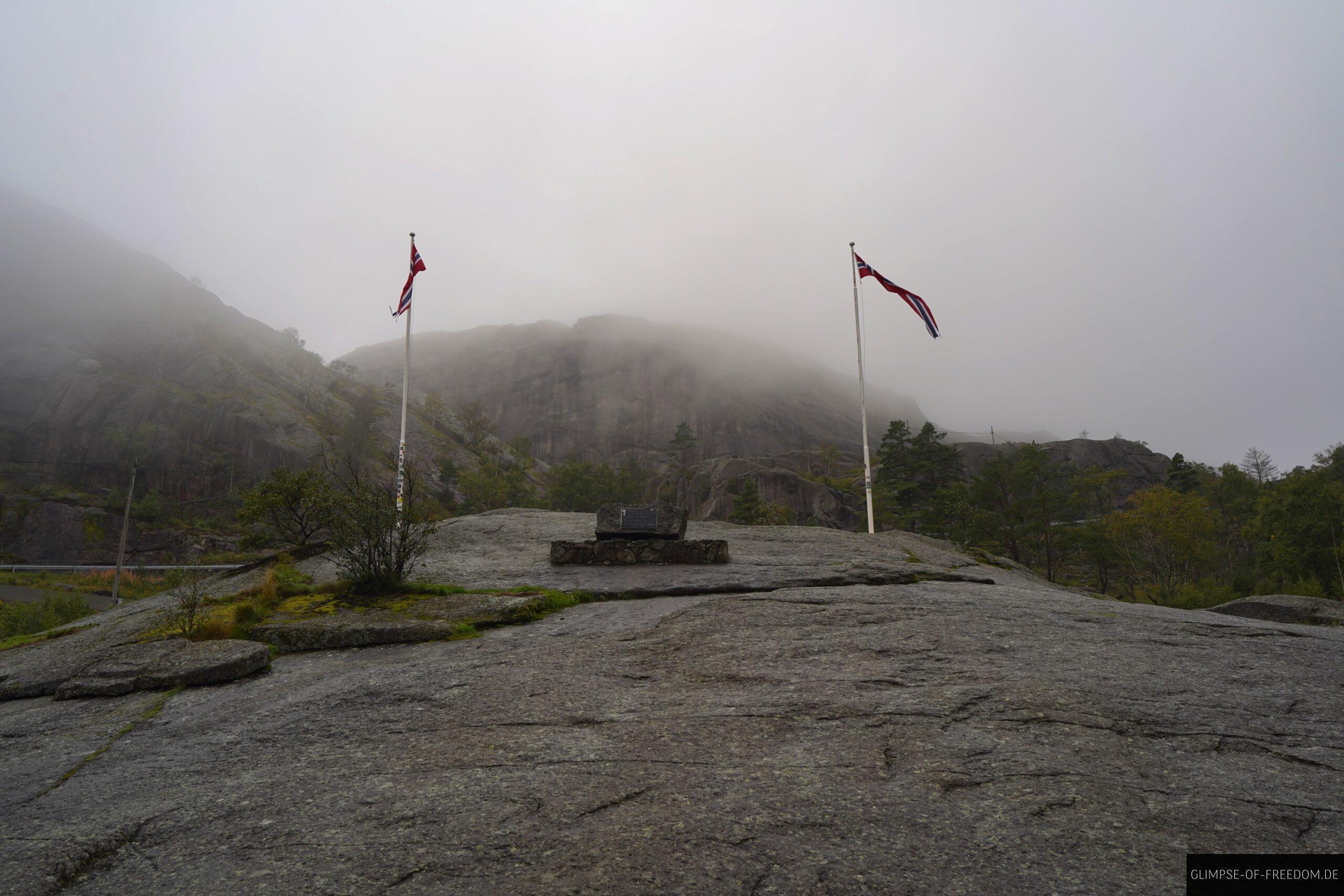 Aussichtspunkt ueber Hellerin scaled Aussichtspunkt über Hellerin