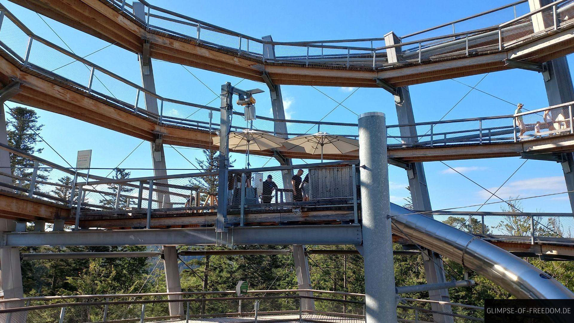 Aussichtsturm mit Rutsche Aussichtsturm mit Rutsche