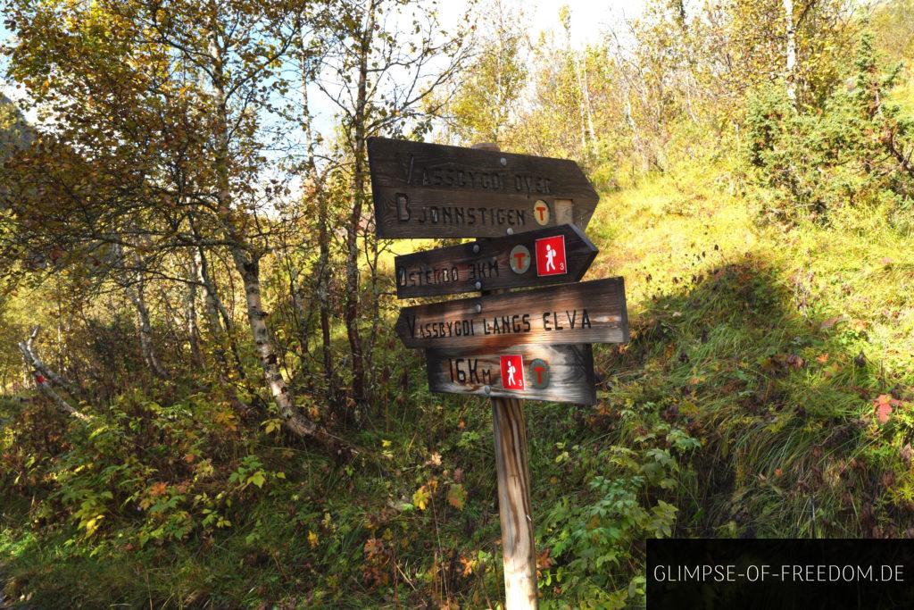 Beschilderung: Aurlandsdalen, Bjonnstigen, Vassbygdi