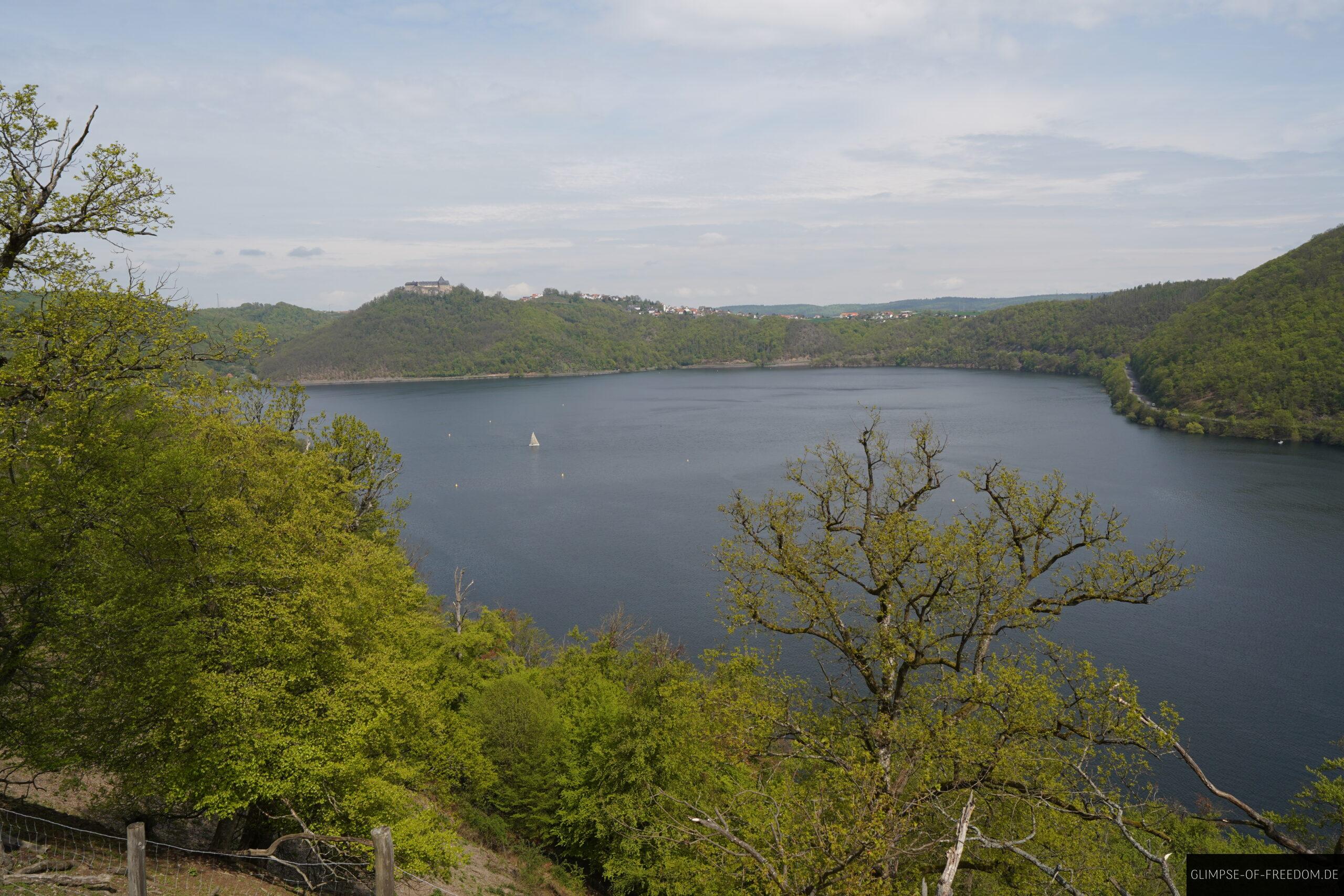 Blick auf Edersee und Burg Waldeck scaled Blick auf Edersee und Burg Waldeck