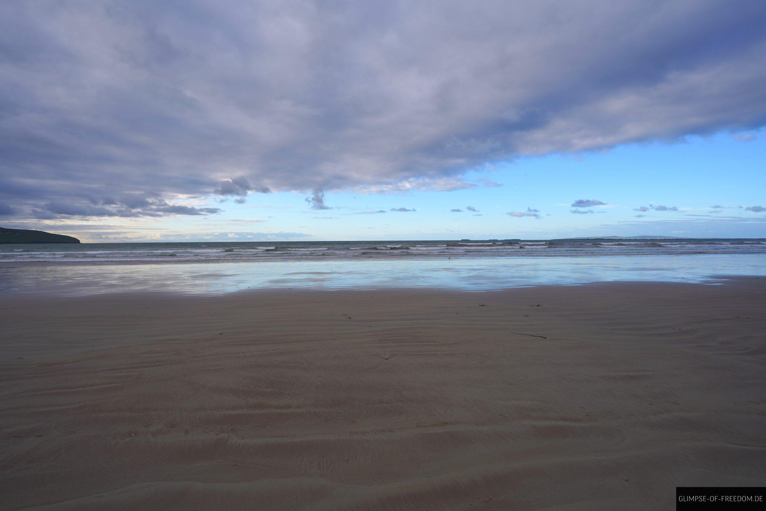 Blick auf das Meer am Fermoyle Strand scaled Blick auf das Meer am Fermoyle Strand