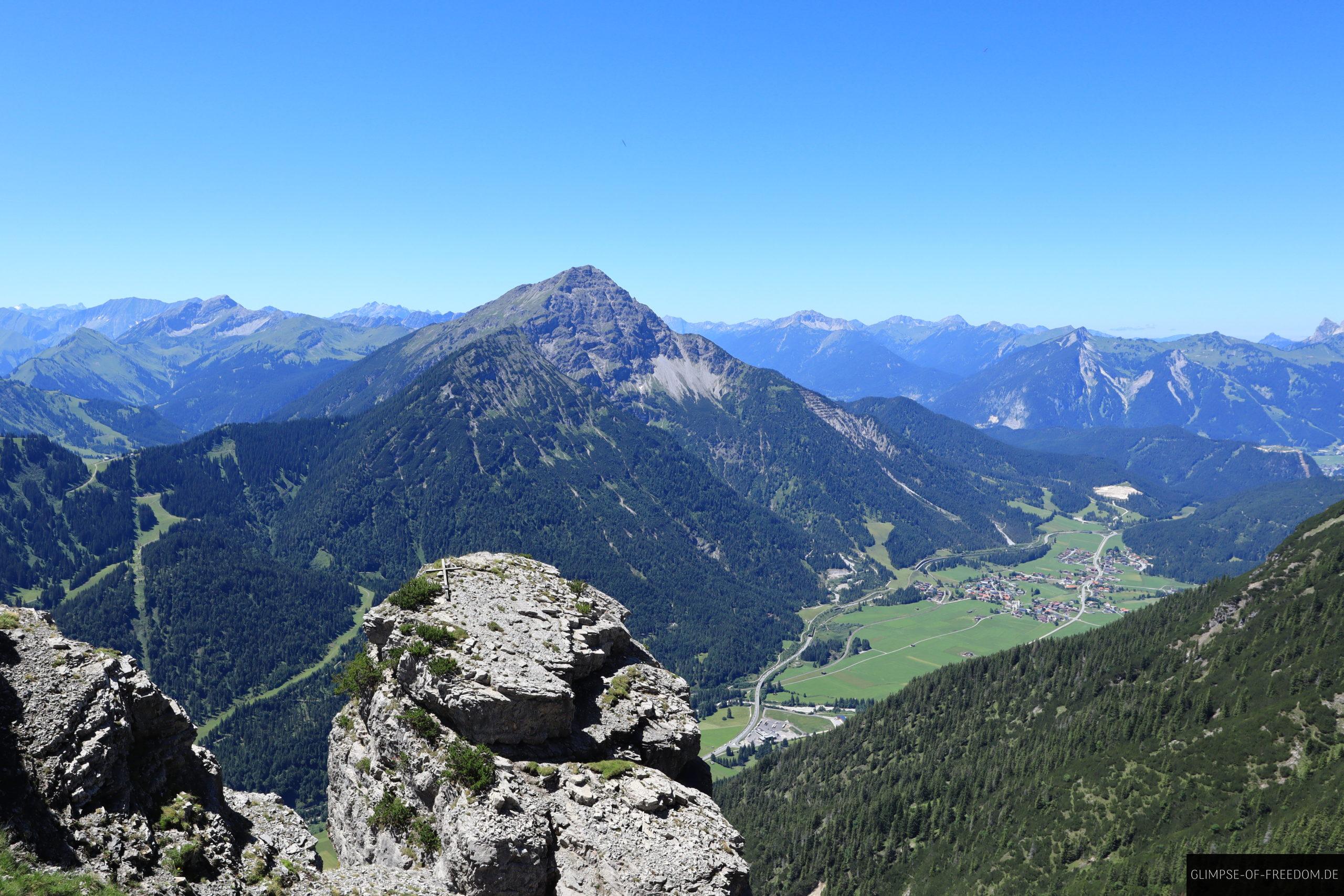 Blick auf das Zigerstein Gipfelkreuz
