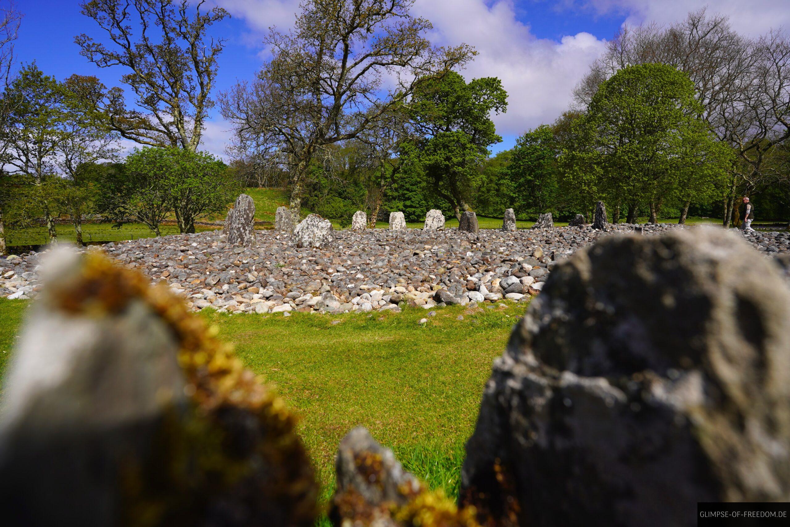 Blick auf den Temple Wood Stone Circle scaled Blick auf den Temple Wood Stone Circle
