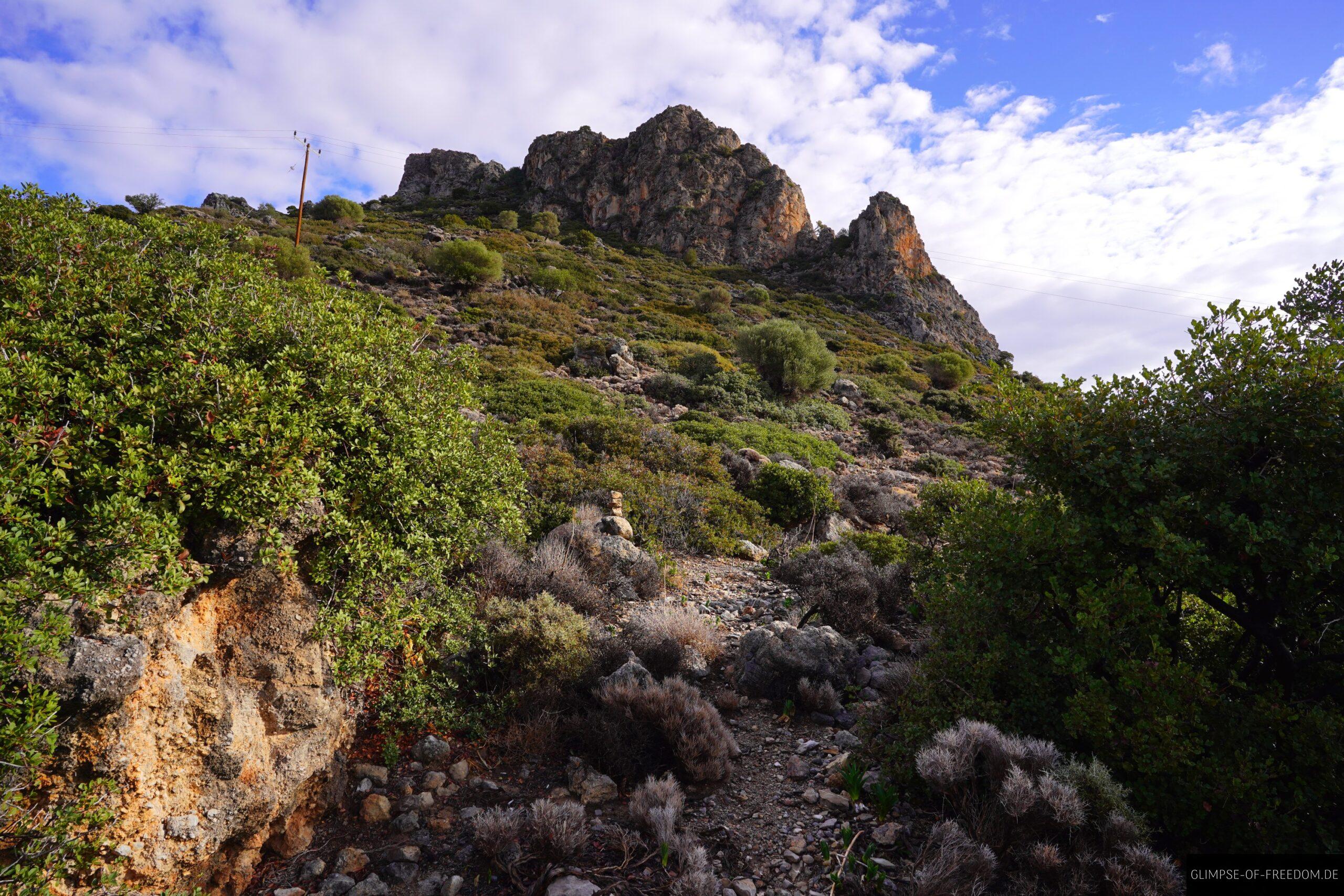 Blick hinauf zum Paleochora Aussichtspunkt scaled Blick hinauf zum Paleochora Aussichtspunkt