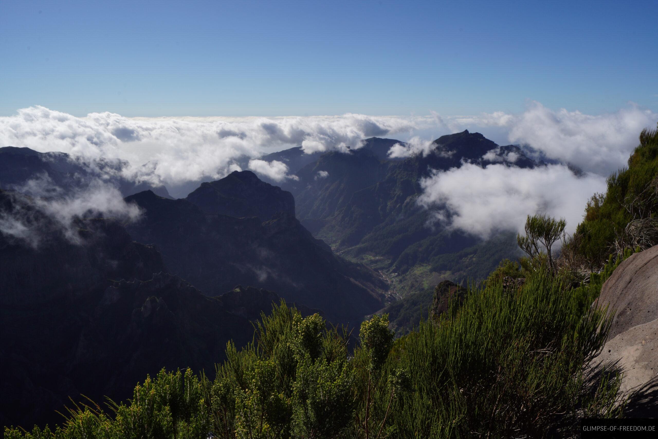 Blick ins Tal vom Pico Ruivo scaled Blick ins Tal vom Pico Ruivo