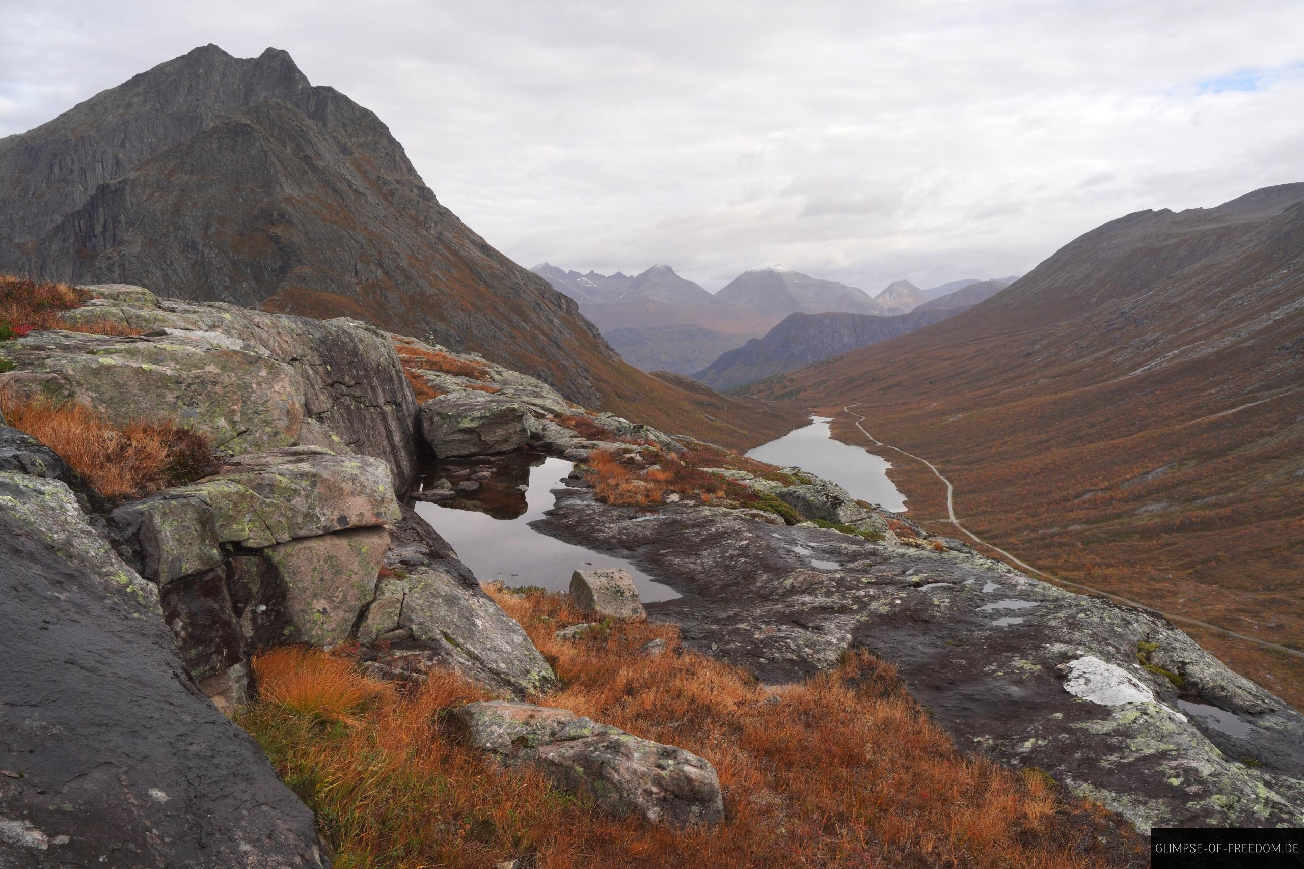 Blick ins idyllische Tal nach Rechts vom Litlefjellet Blick ins idyllische Tal nach Rechts vom Litlefjellet