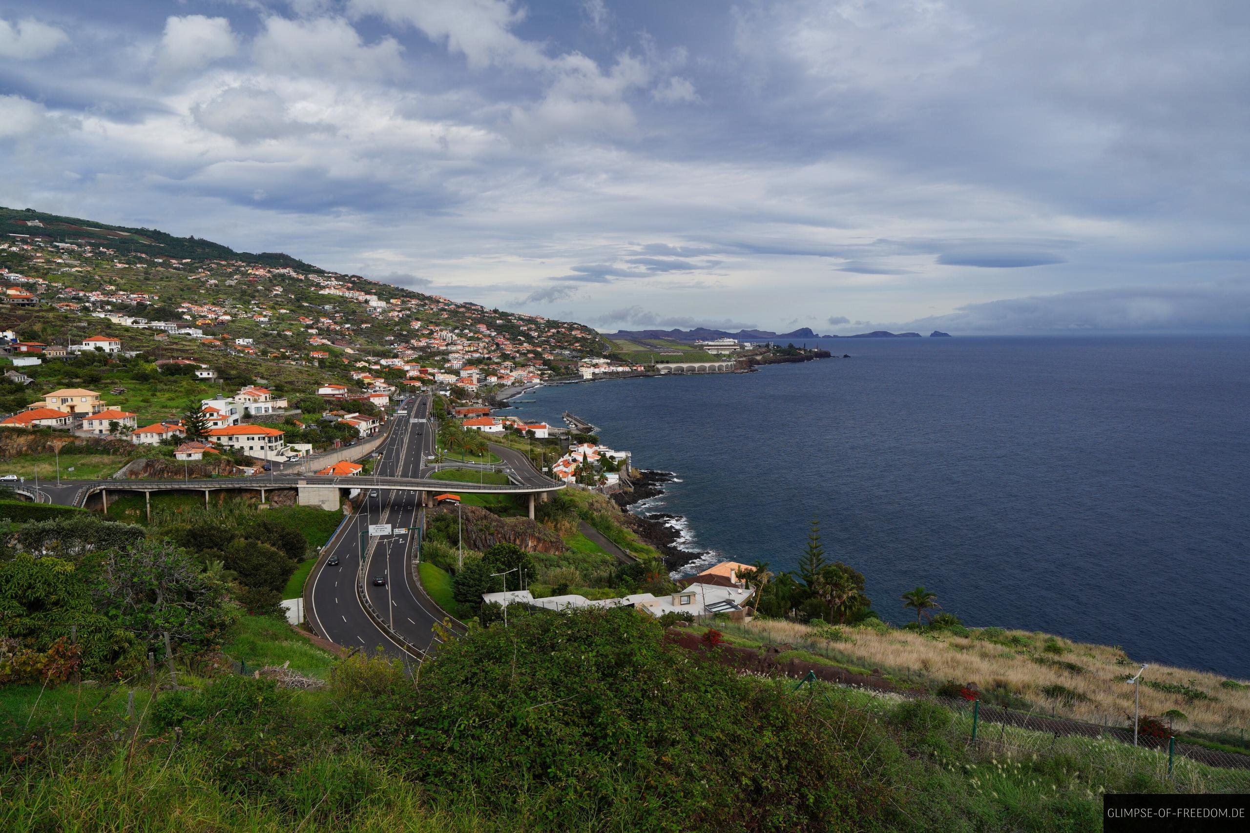 Blick ueber Madeira vom Cristo Rei Aussichtspunkt Blick ueber Madeira vom Cristo Rei Aussichtspunkt
