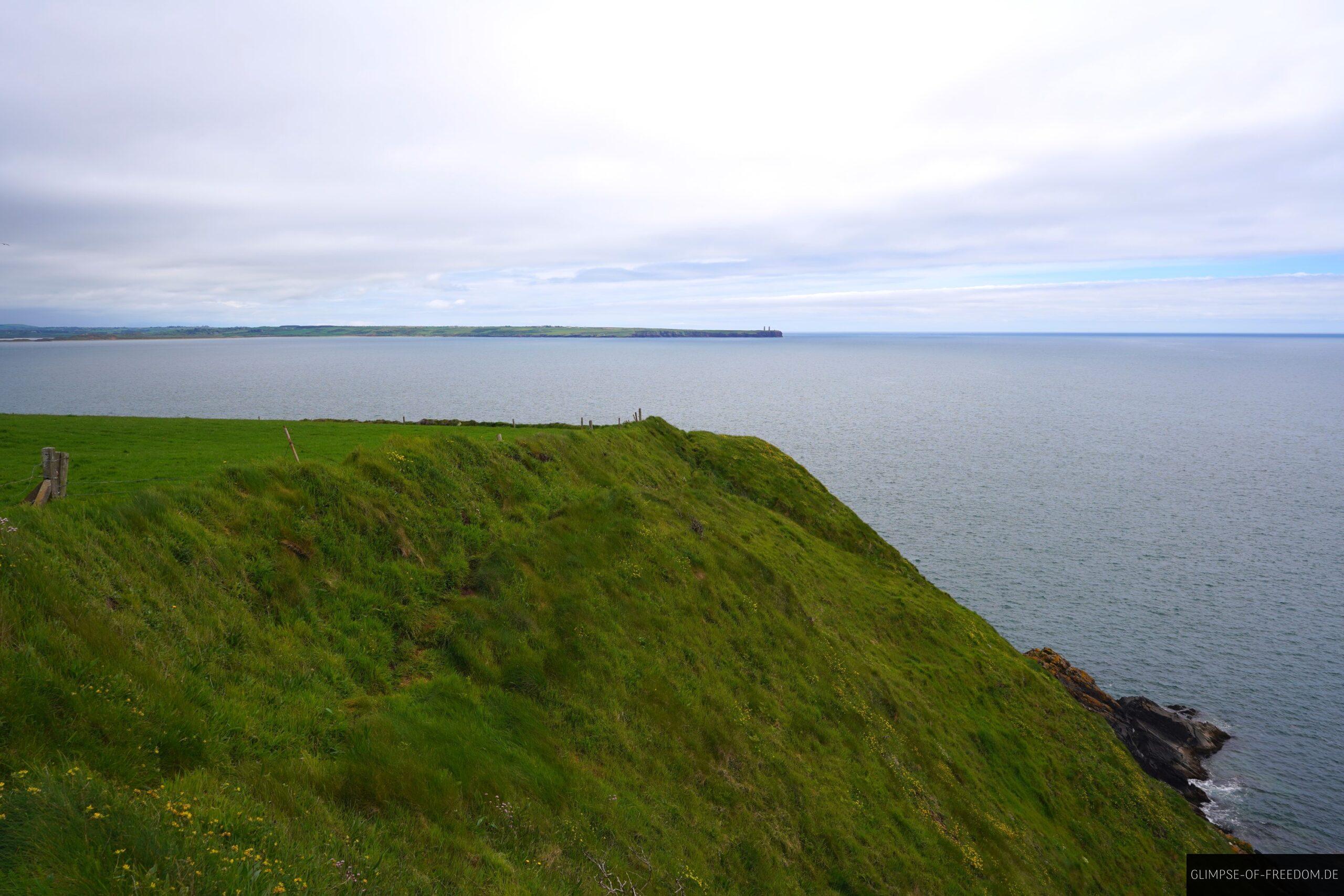 Blick ueber die gruene Kueste Irlands scaled Blick über die grüne Küste Irlands