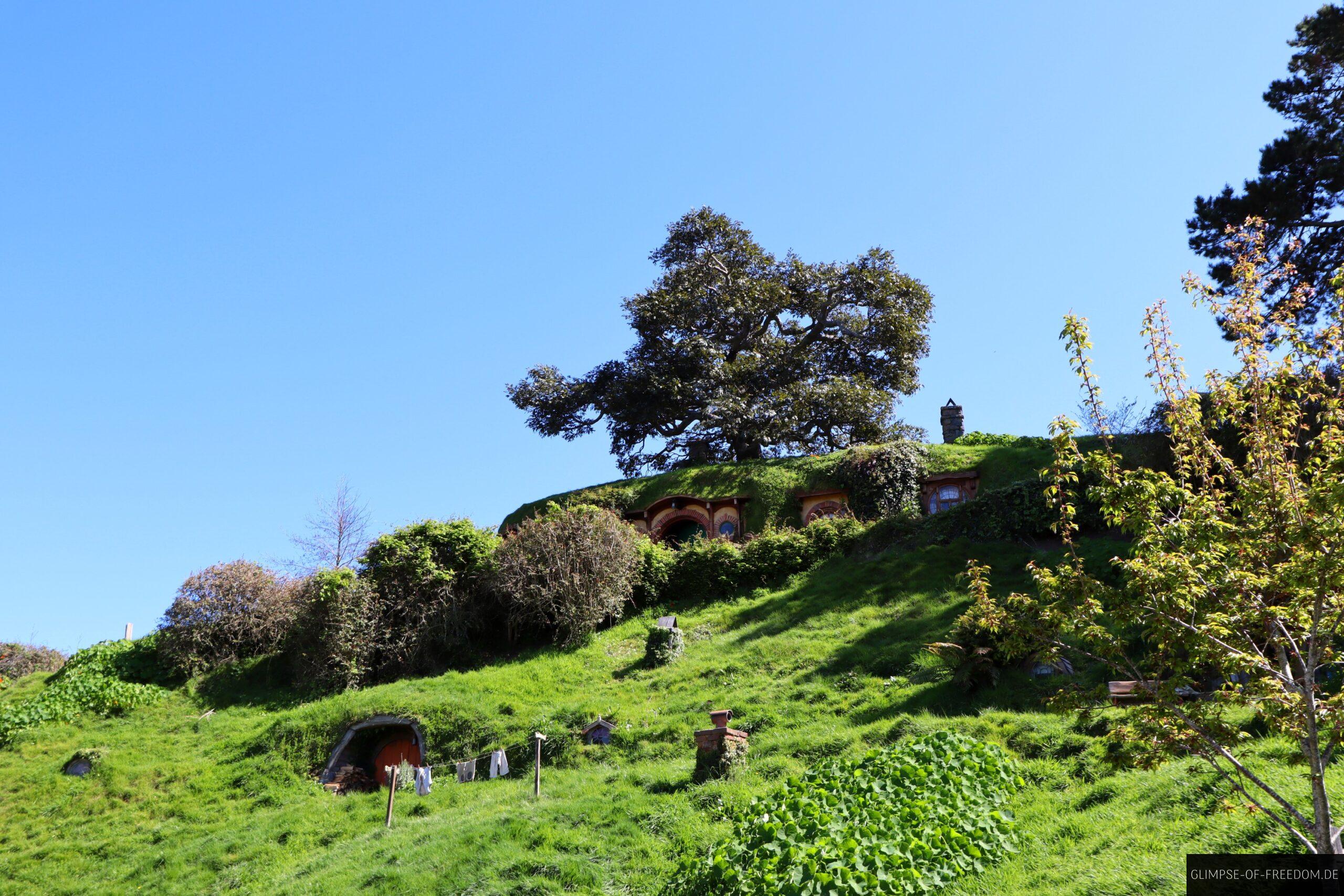 Blick zu Bilbos Haus in Beutelsend scaled Blick zu Bilbos Haus in Beutelsend