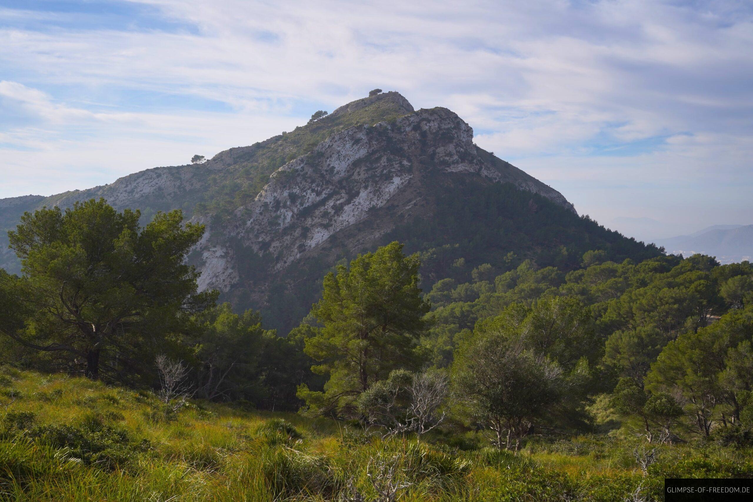 Blick zum Talaia dAlcudia vom Talaia Vella scaled Blick zum Talaia d’Alcudia vom Talaia Vella
