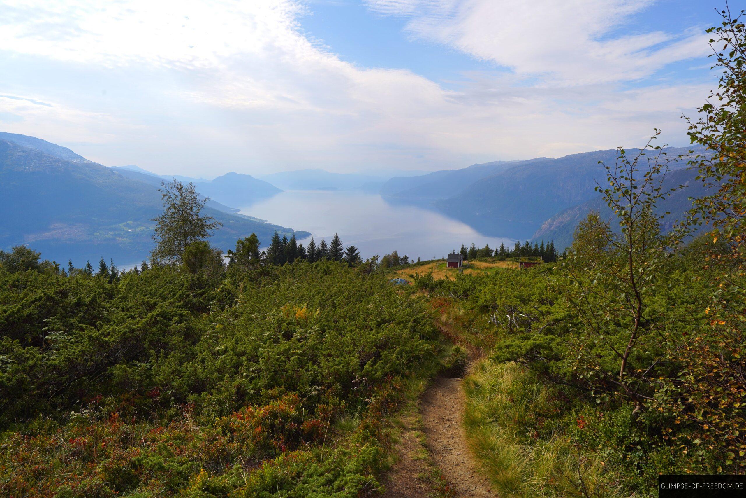 Blick zurueck auf den Hardanger Fjord scaled Blick zurück auf den Hardanger Fjord