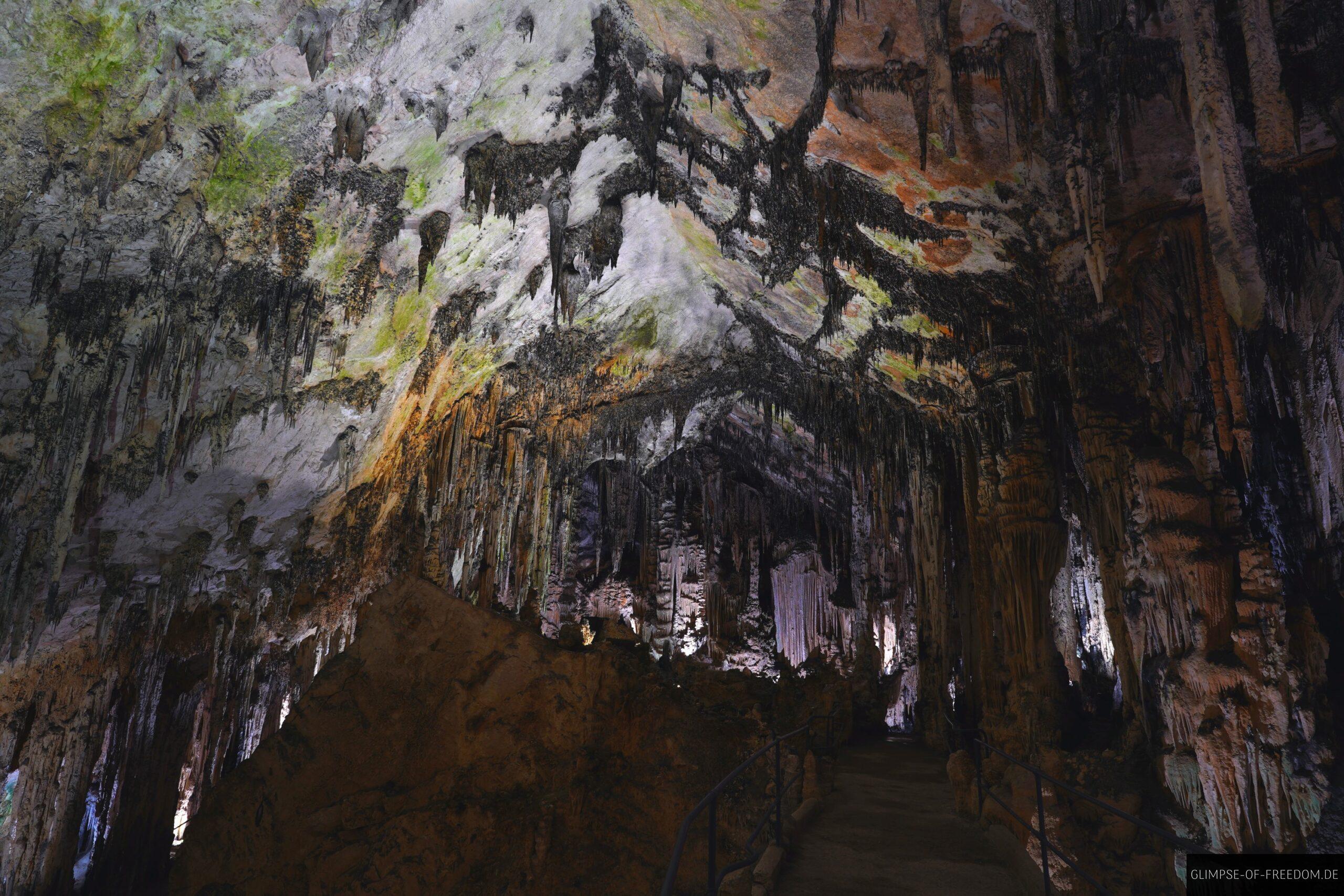 Bruecke mitten durch die Hoehlen von Arta scaled Brücke mitten durch die Höhlen von Artà