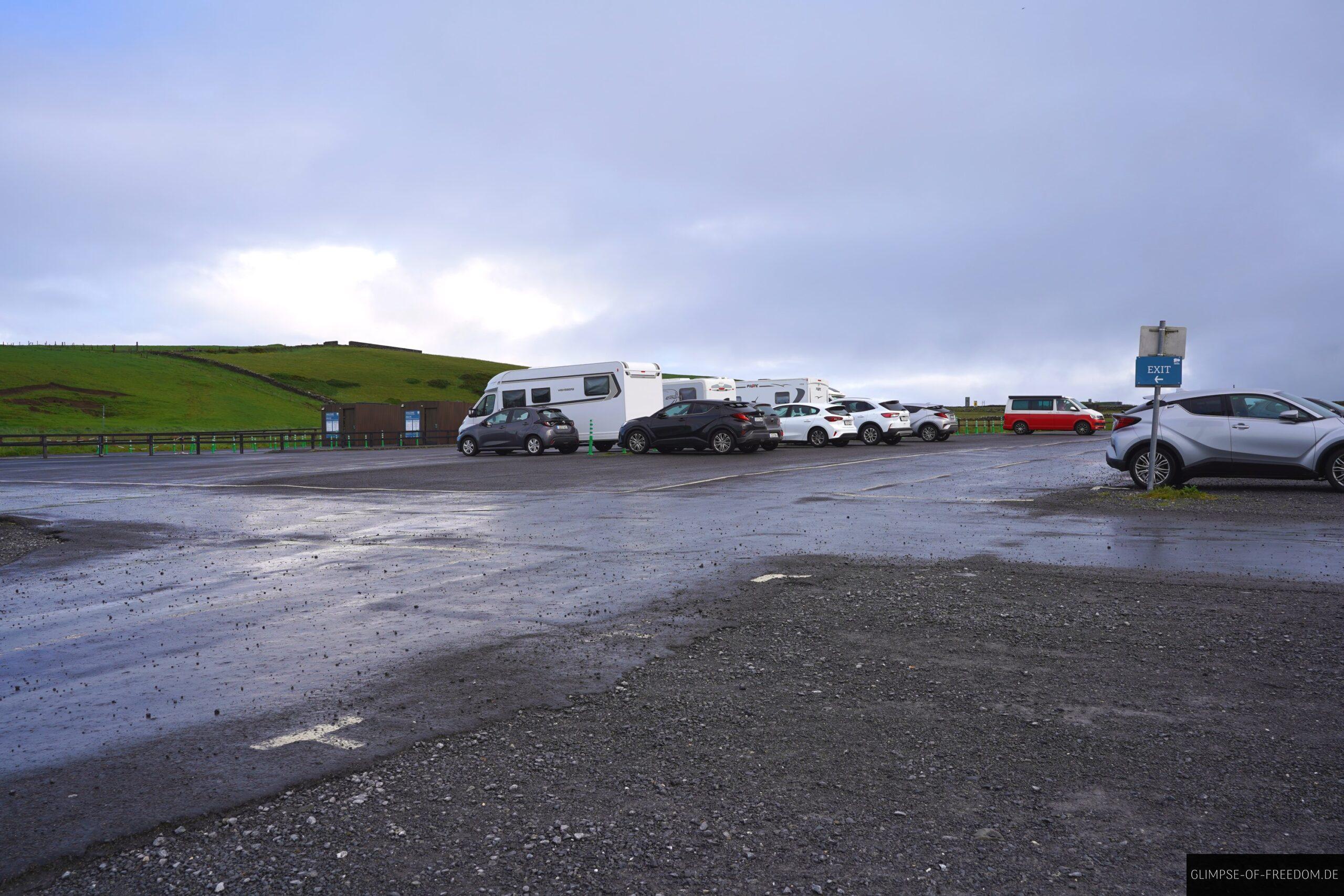 Cliffs of Moher Parkplatz morgens scaled Cliffs of Moher Parkplatz morgens