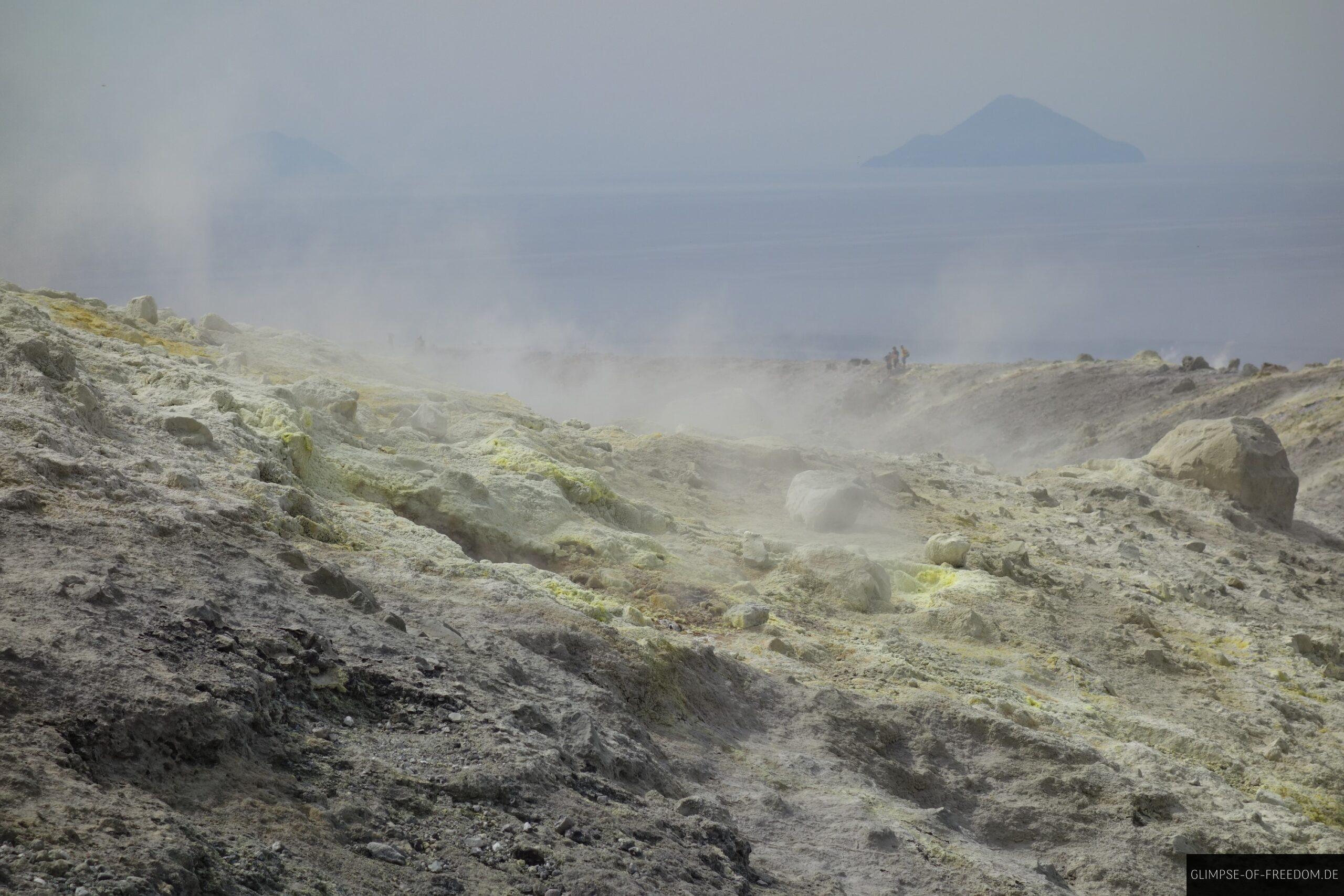 Dampfender Schwefel am Gran Cratere Vulcano scaled Dampfender Schwefel am Gran Cratere Vulcano