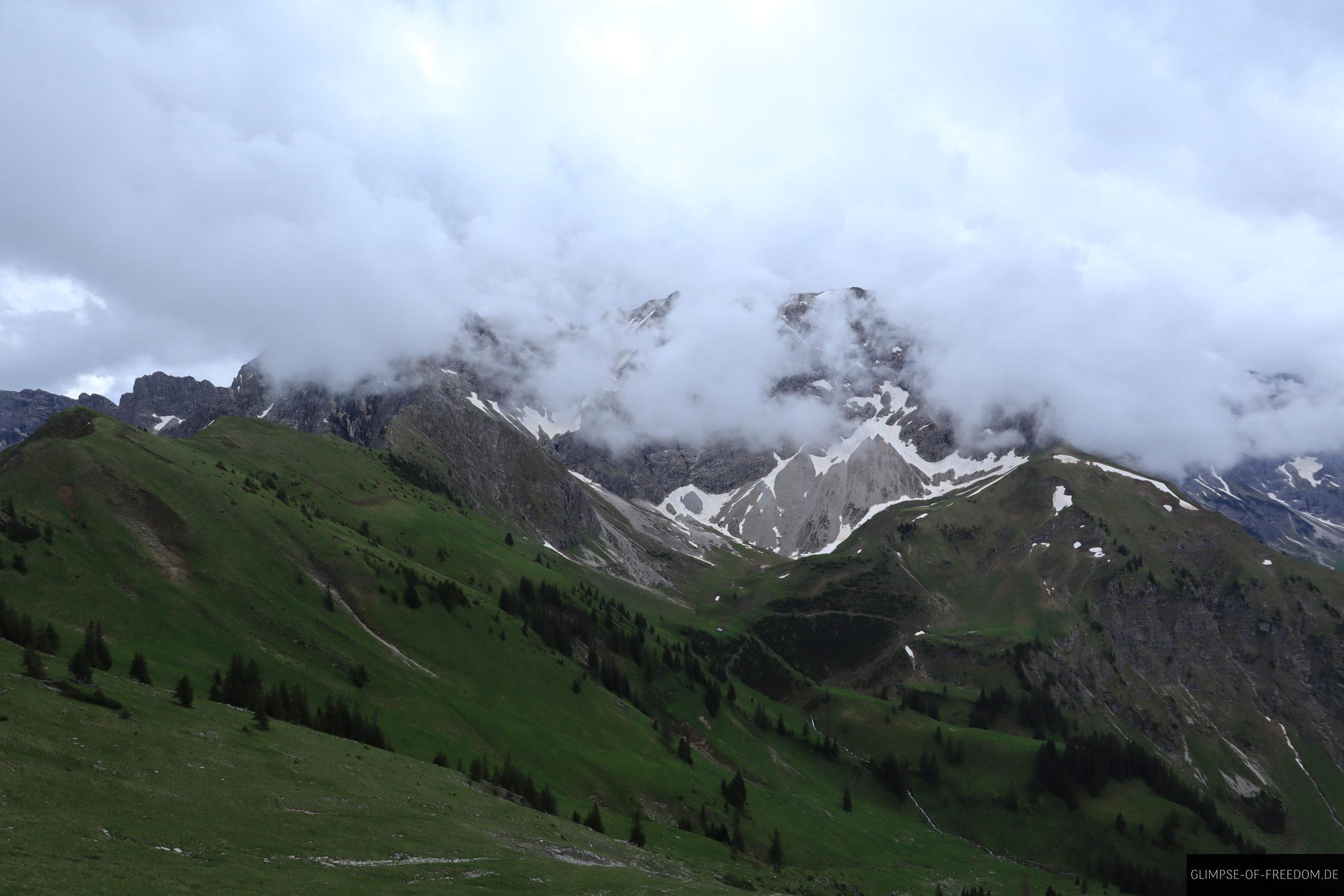 Daumengruppe im Allgaeu in den Wolken scaled Daumengruppe im Allgäu in den Wolken