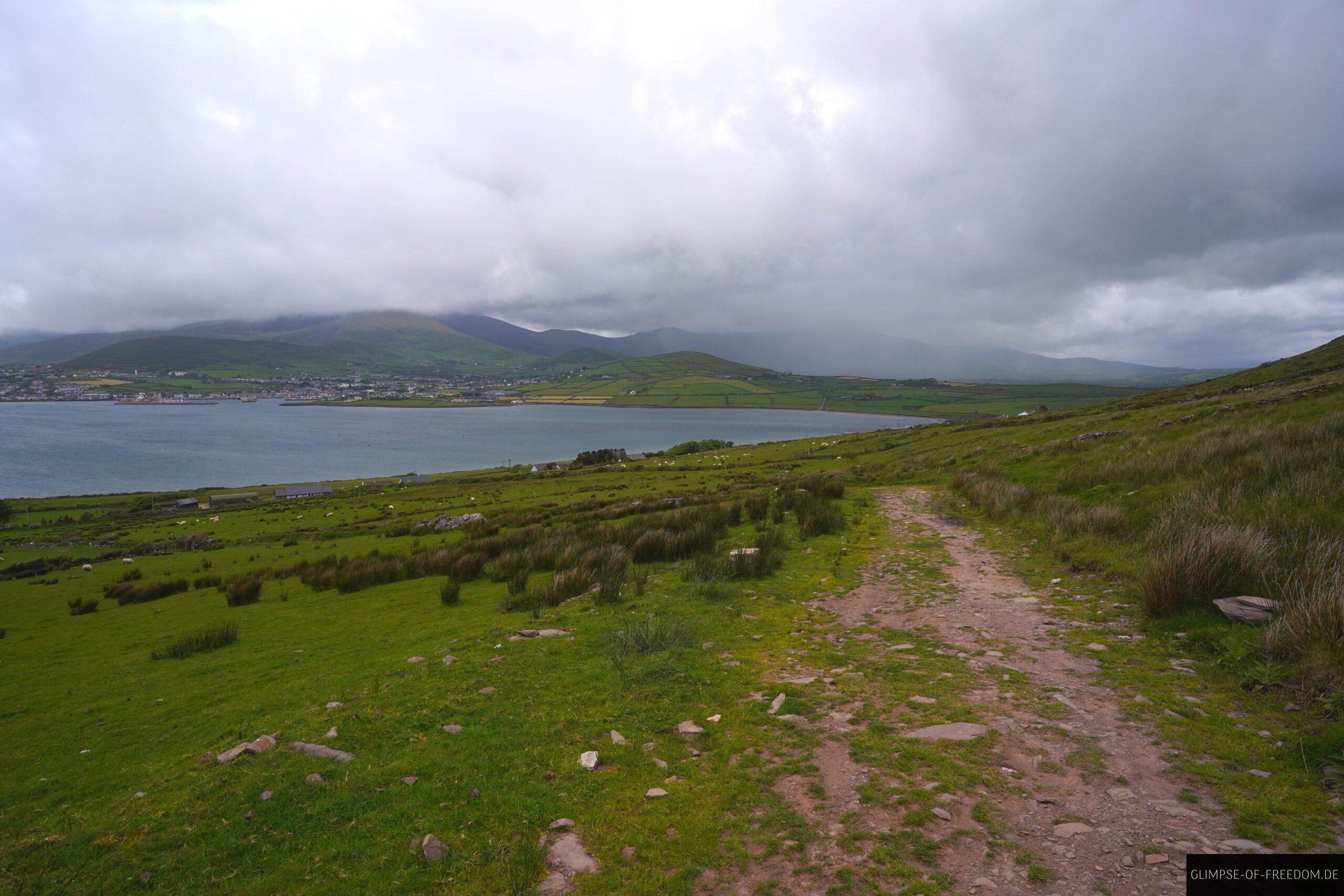 Eask Tower Wanderweg bergauf scaled Eask Tower Wanderweg bergauf