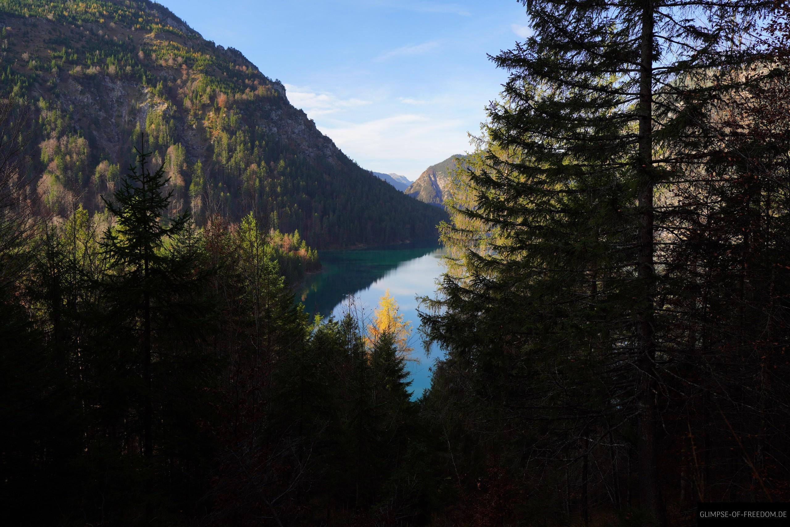 Ein Blick zurueck auf der Plansee Wanderung Ein Blick zurück auf der Plansee Wanderung
