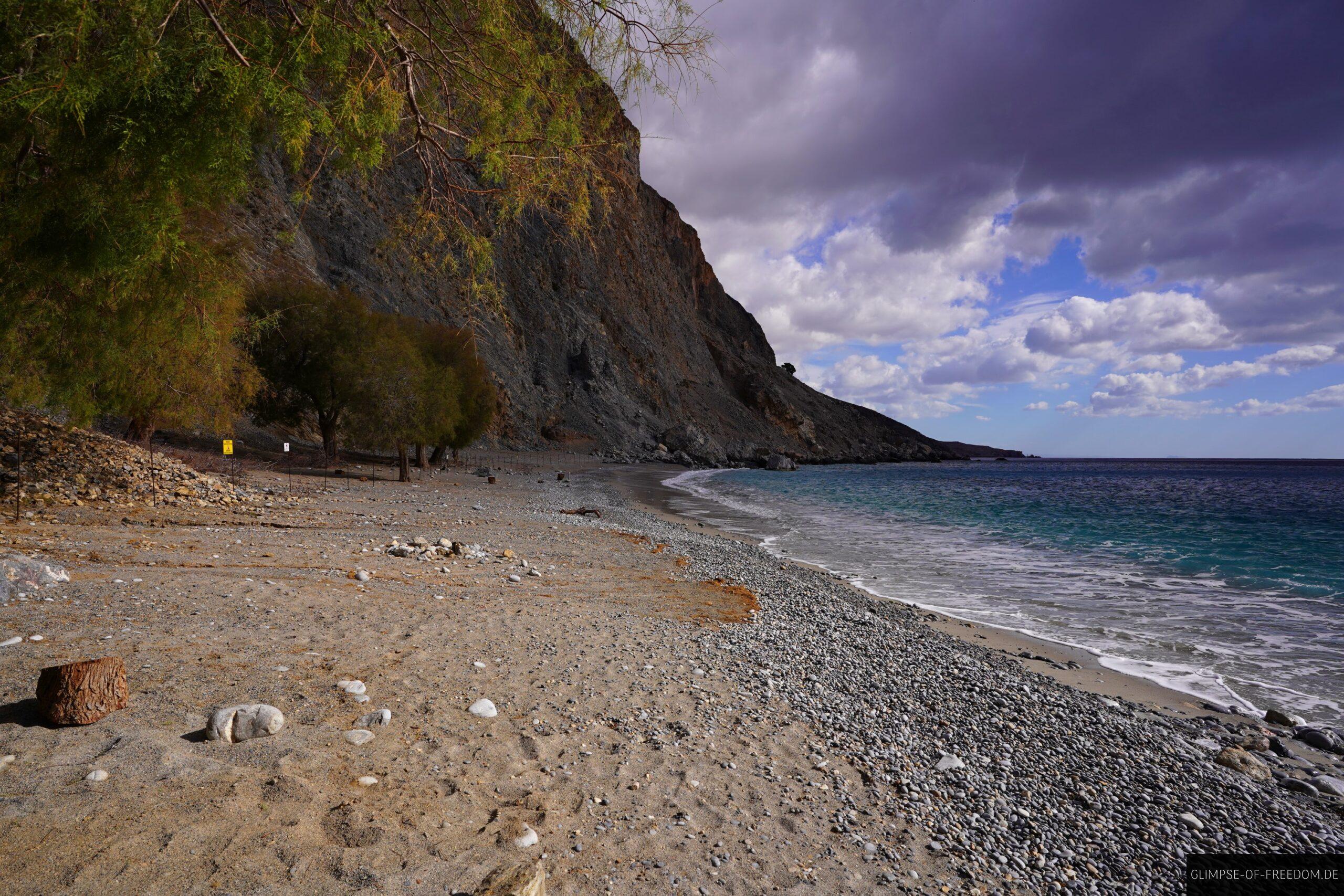 Entspannen am griechischen Sweetwater Strand scaled Entspannen am griechischen Sweetwater Strand