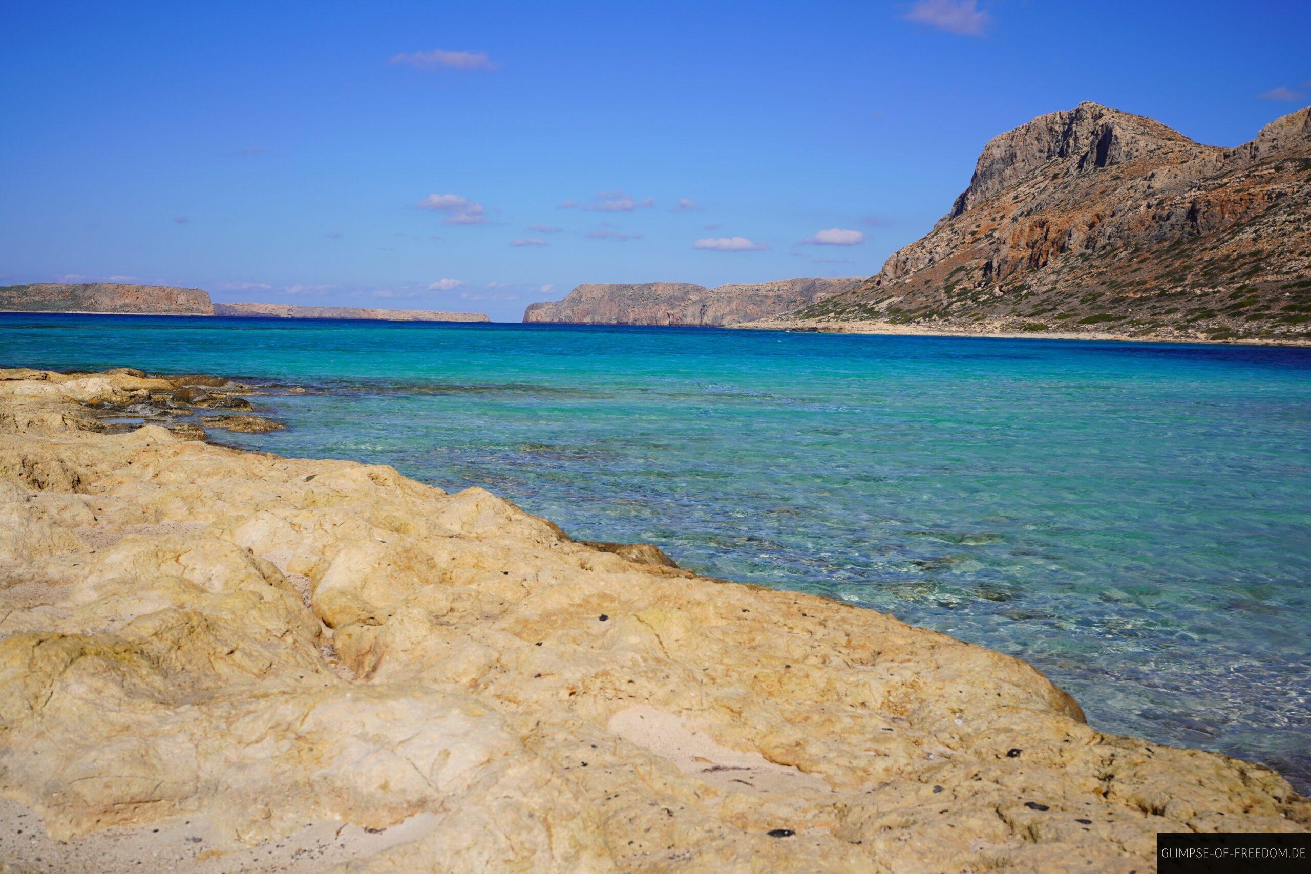 Entspannen auf Felsen am meer scaled Entspannen auf Felsen am meer