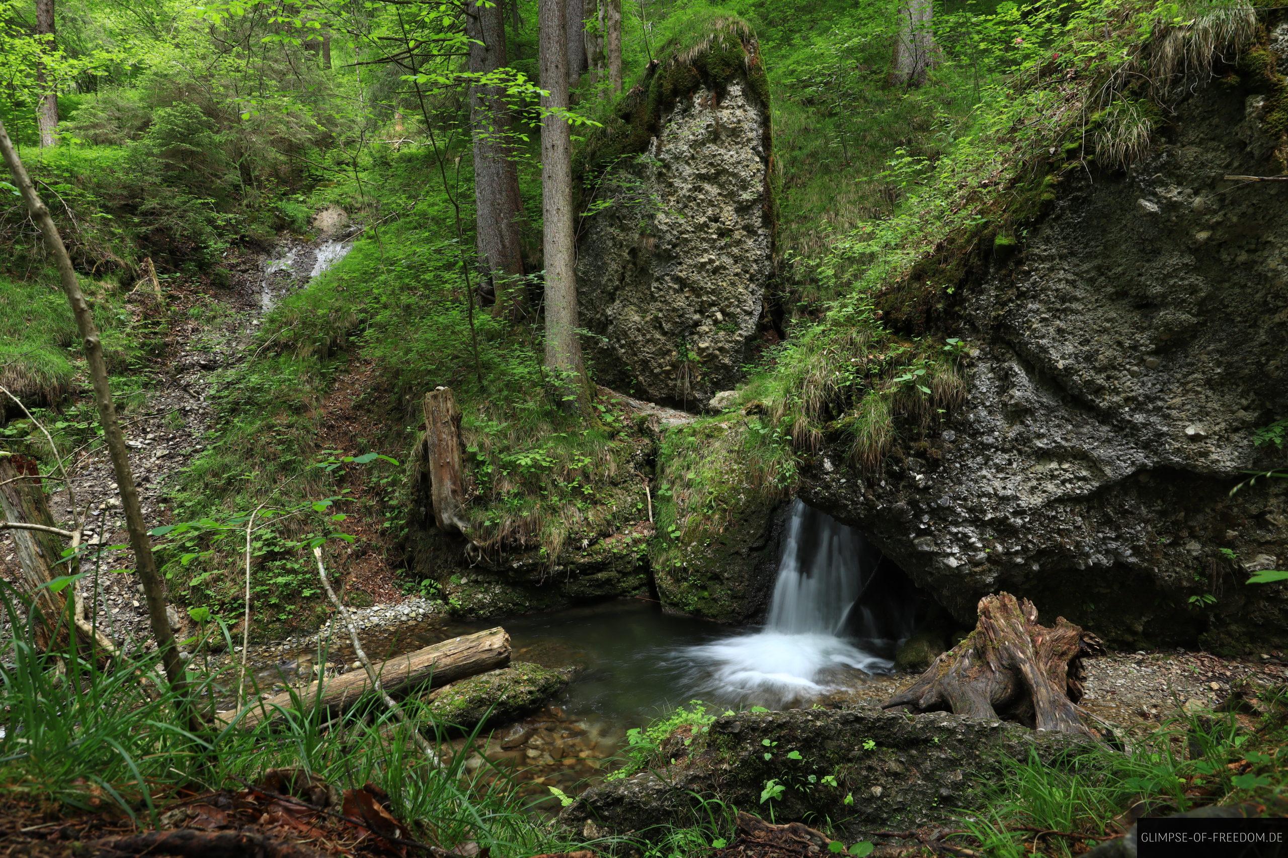 Erster kleiner Hinanger Wasserfall scaled Erster kleiner Hinanger Wasserfall