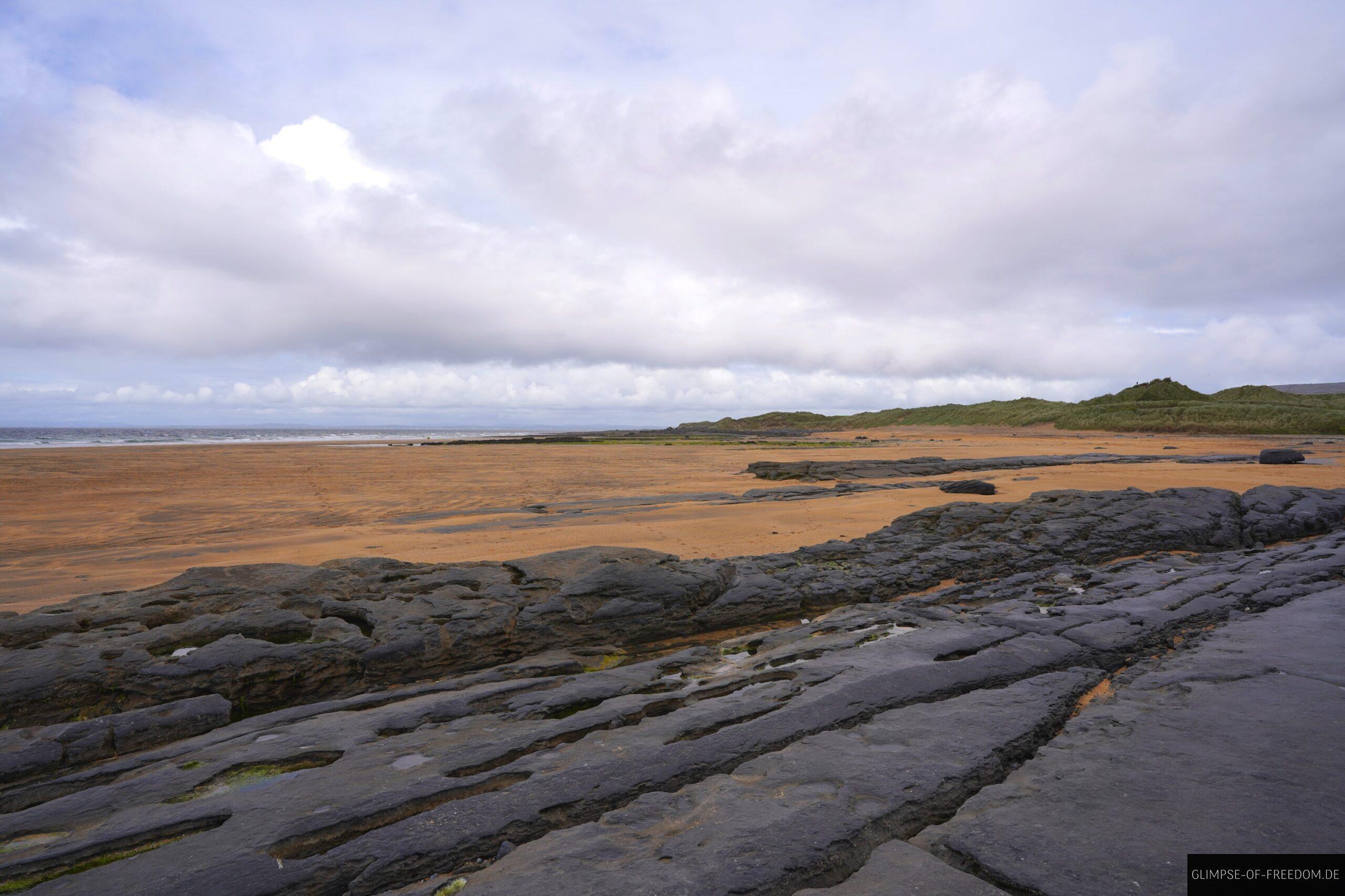 Felsen am Fanore Beach scaled Felsen am Fanore Beach