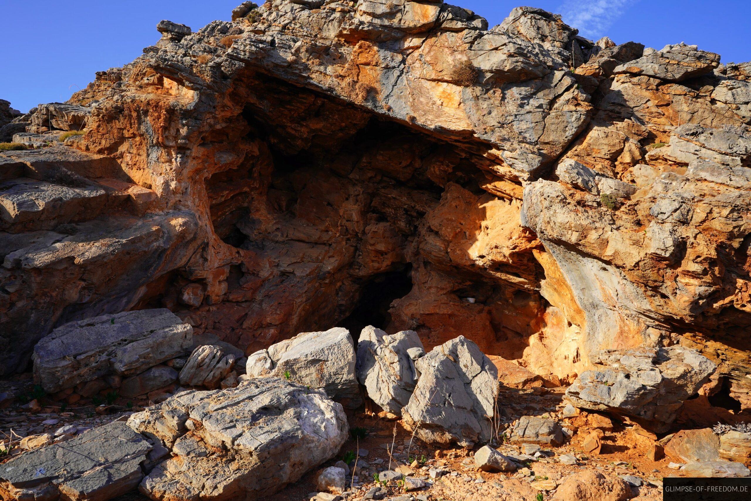 Felshoehle an der Suedkueste scaled Felshöhle an der Südküste