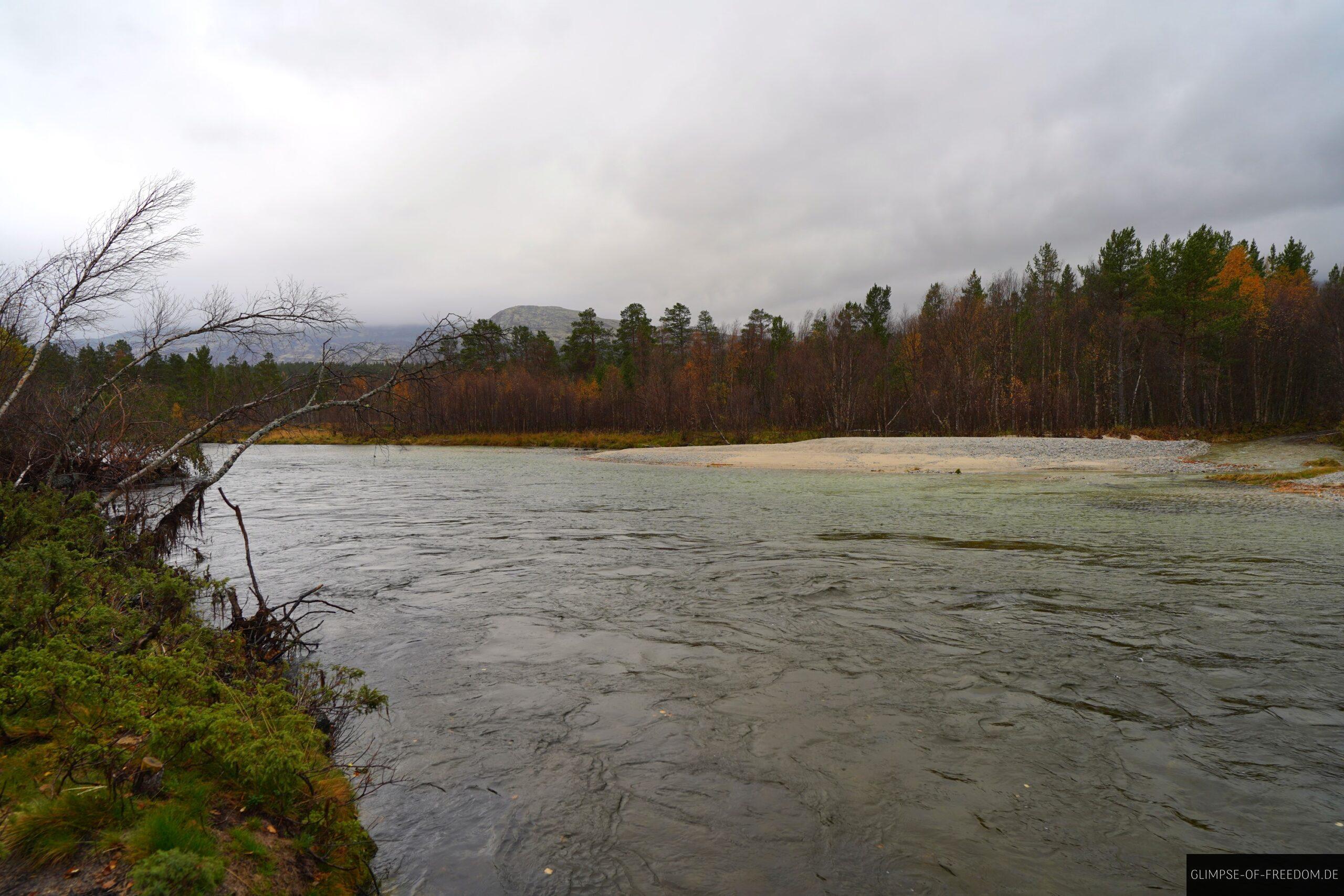 Fluss am Strombu scaled Fluss am Strømbu