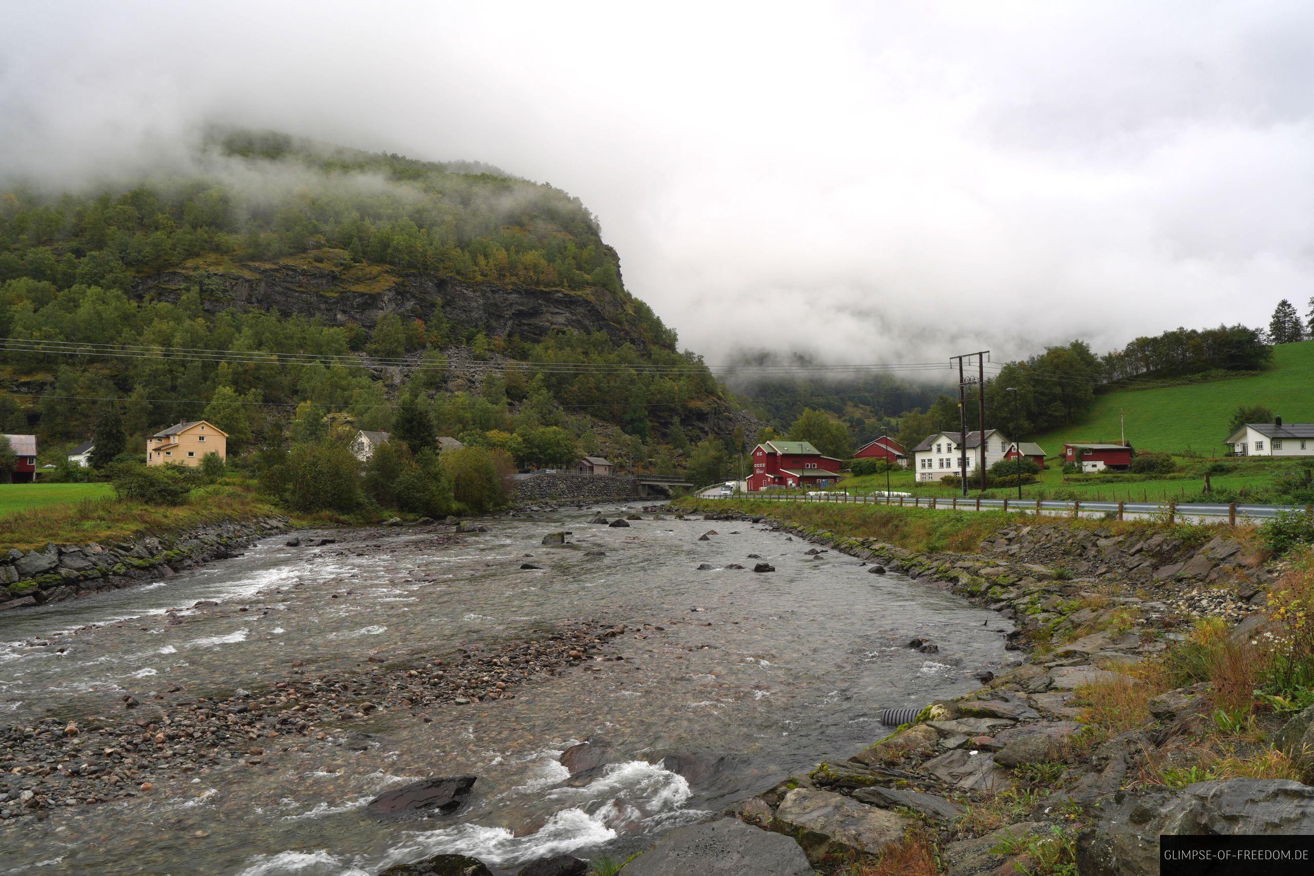 Flussbett am Brekkefossen Trailhead Flussbett am Brekkefossen Trailhead