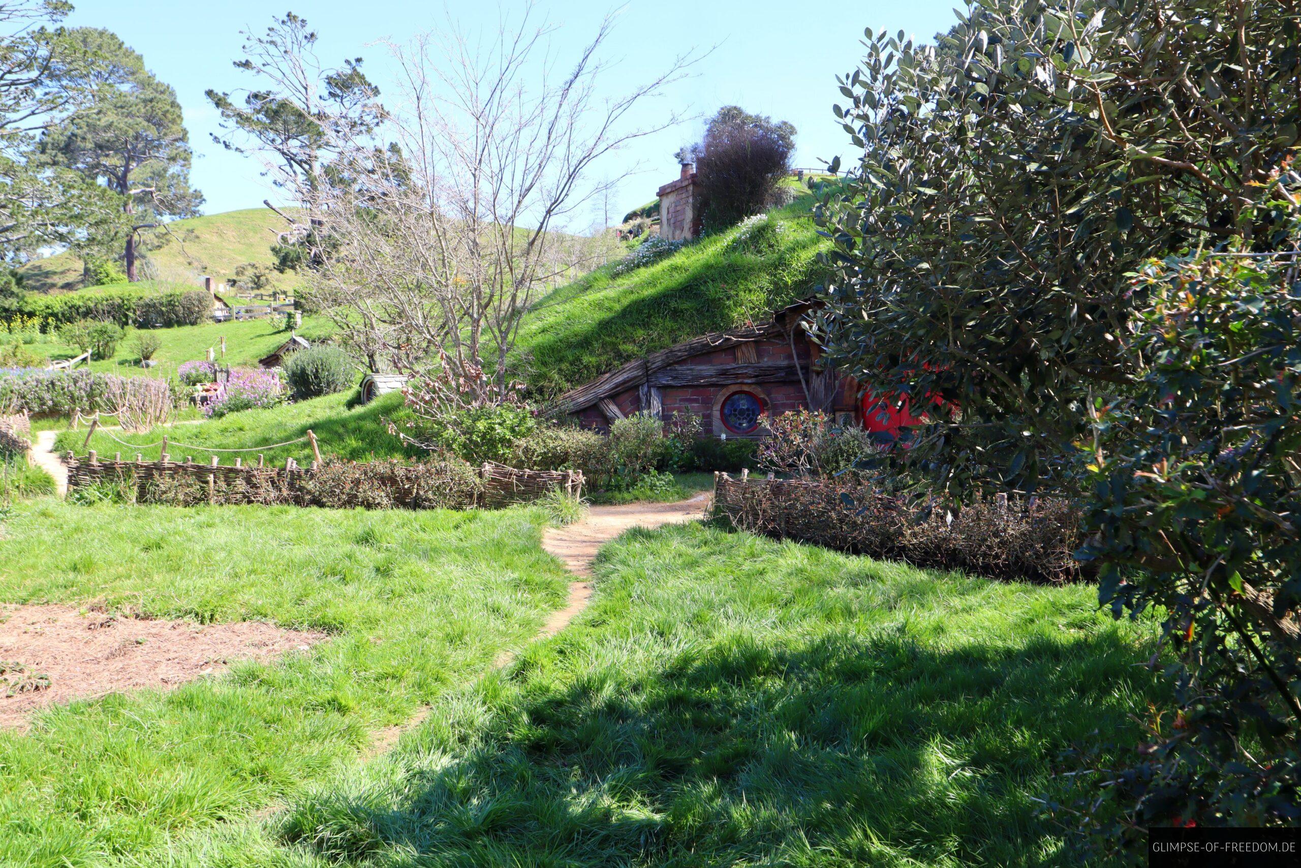 Friedliche Pfade durch das Auenland scaled Friedliche Pfade durch das Auenland