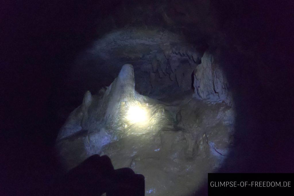 Gang durch die neuseeländischen Höhlen mit der Kopflampe