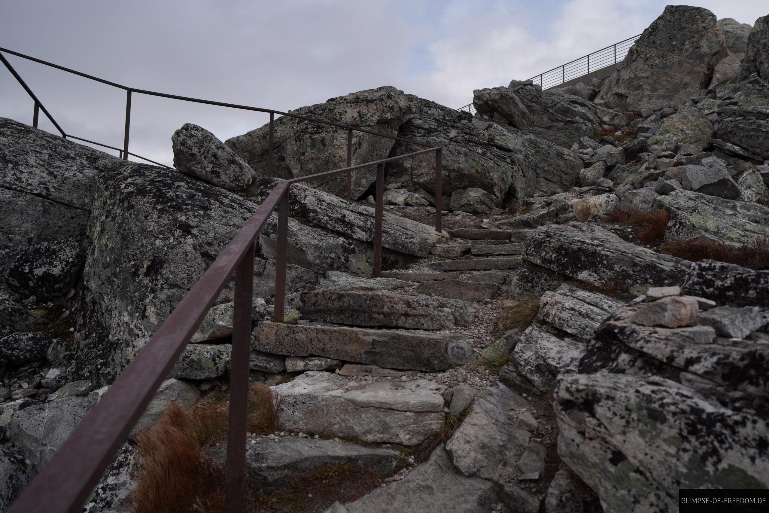 Geiranger Skywalk Treppen scaled Geiranger Skywalk Treppen