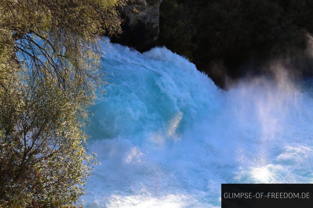 Gewaltige Wassermassen der Huka Falls