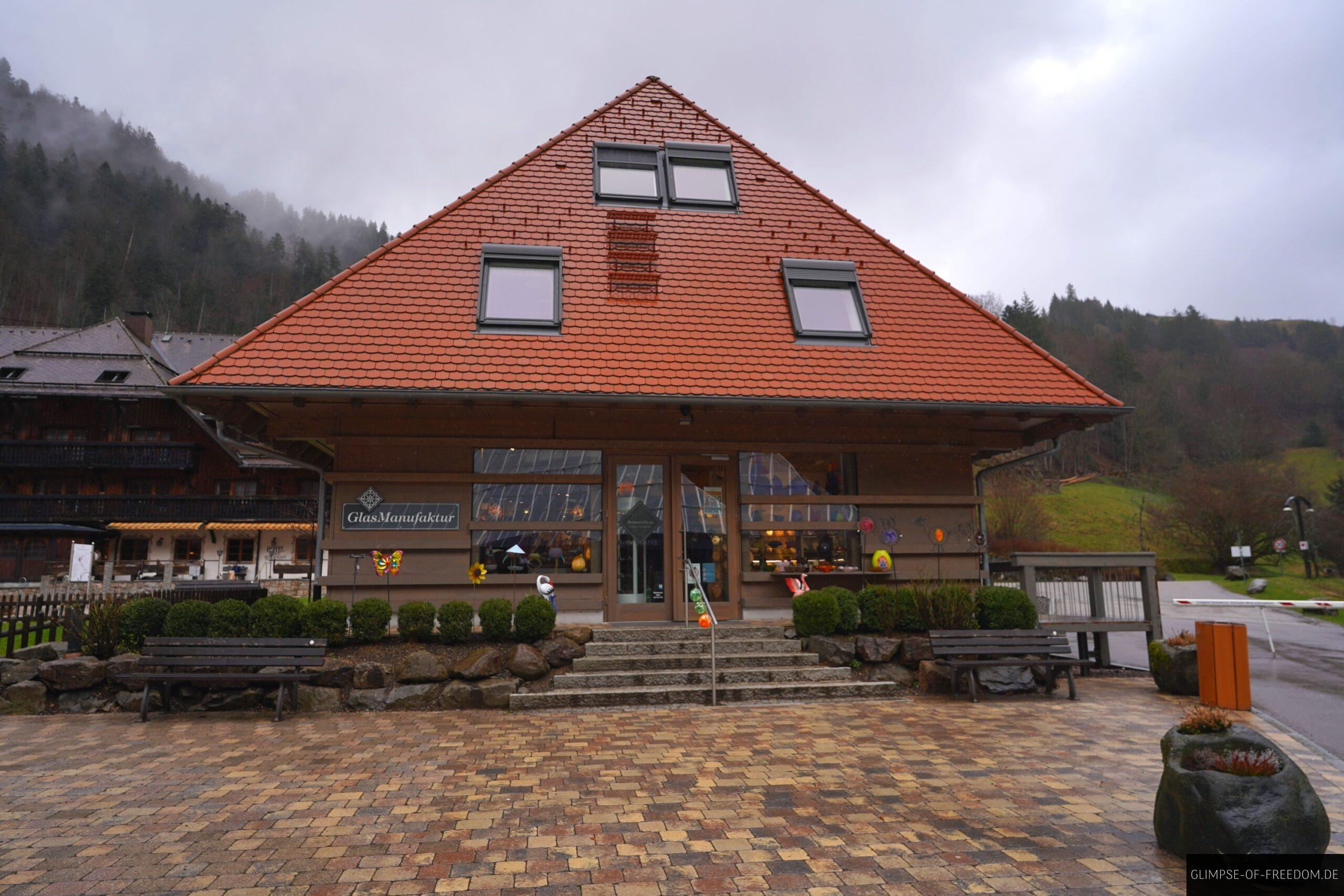 Glasblaeserei am Hofgut Sternen scaled Glasbläserei am Hofgut Sternen