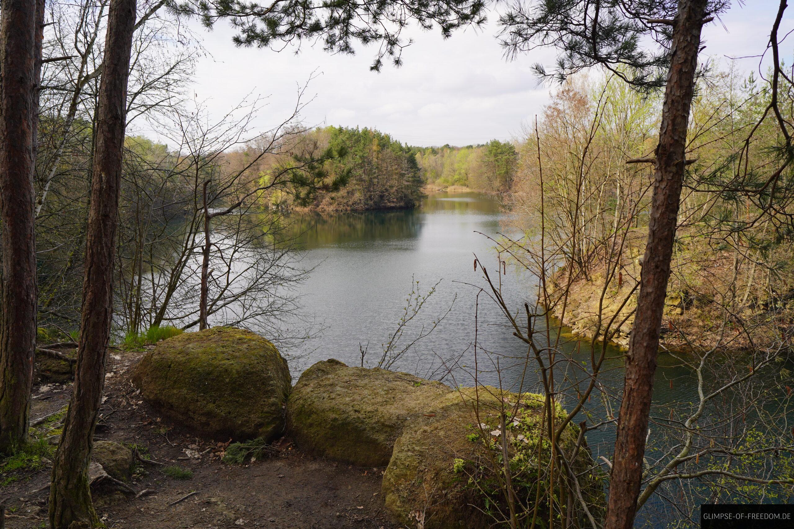 Grandiose Aussichten am Oberwaldsee in den Dietesheimer Steinbruechen scaled Grandiose Aussichten am Oberwaldsee in den Dietesheimer Steinbrüchen