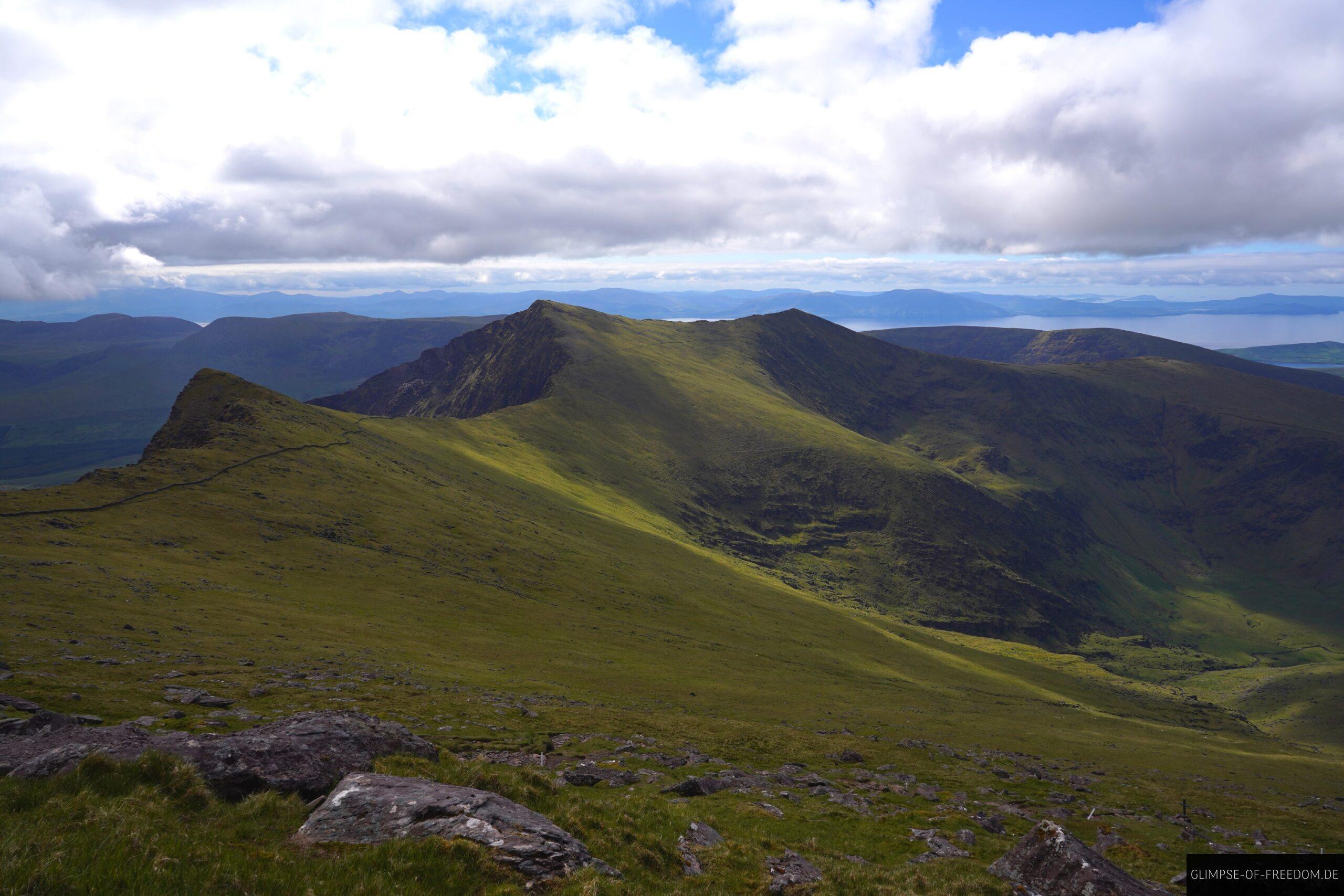 Gruene Berge auf der Dingle Halbinsel scaled Grüne Berge auf der Dingle Halbinsel