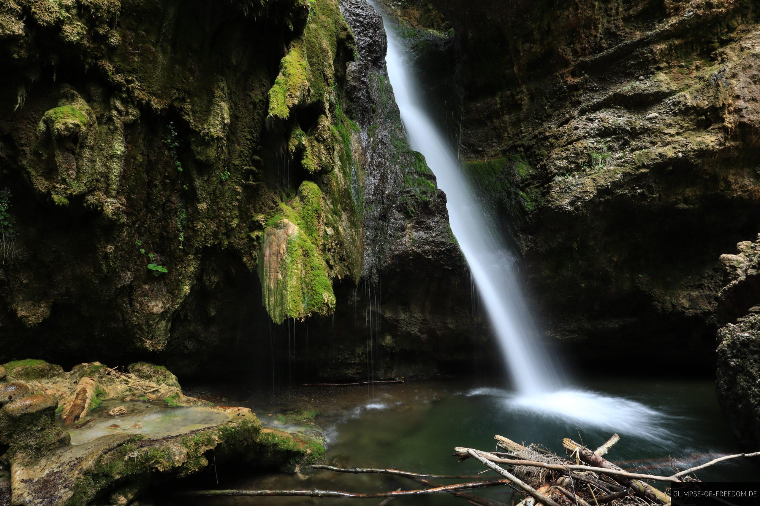Hinang Wasserfall im Fruehling scaled Hinang Wasserfall im Frühling