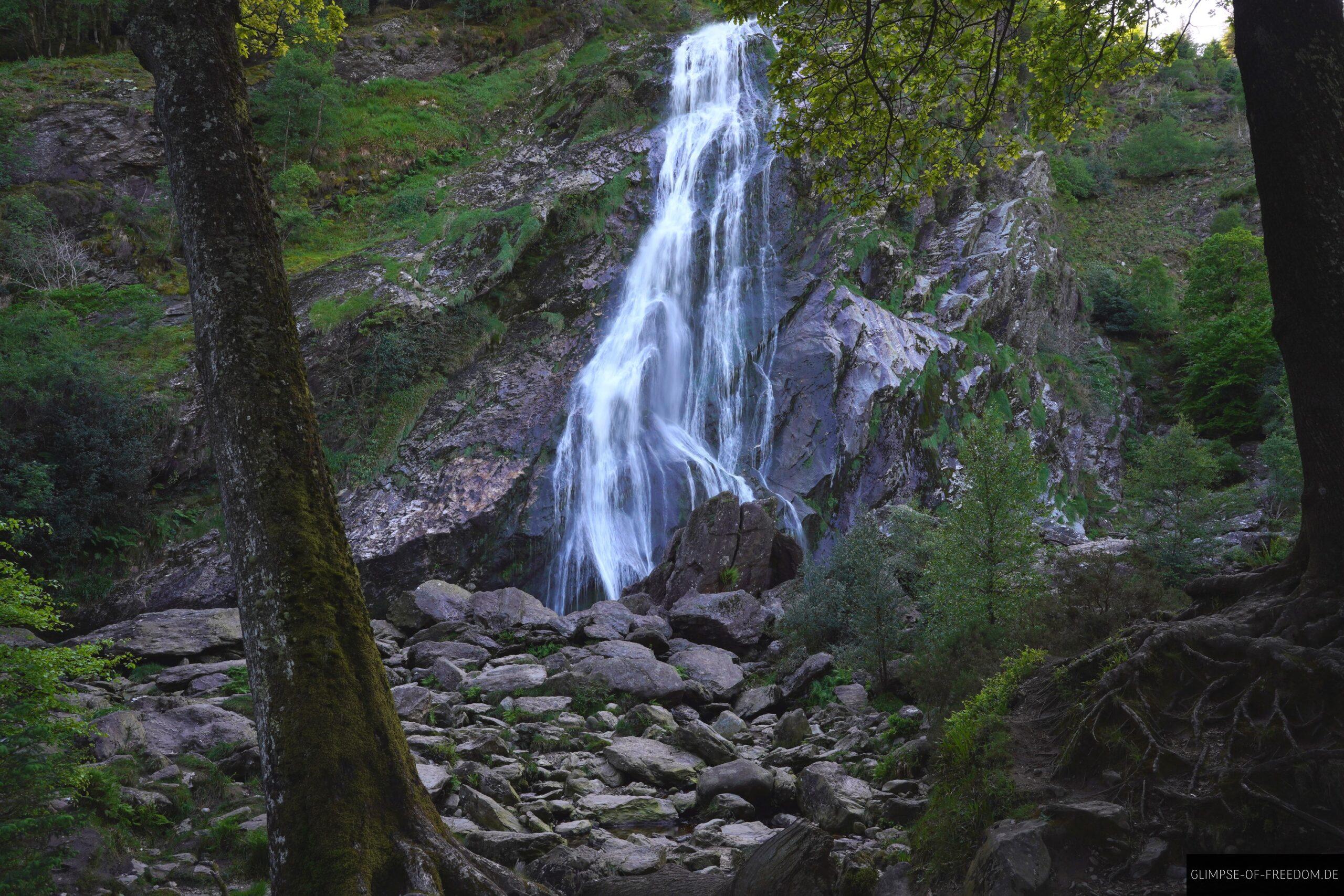Hoechster Wasserfall Irlands scaled Höchster Wasserfall Irlands