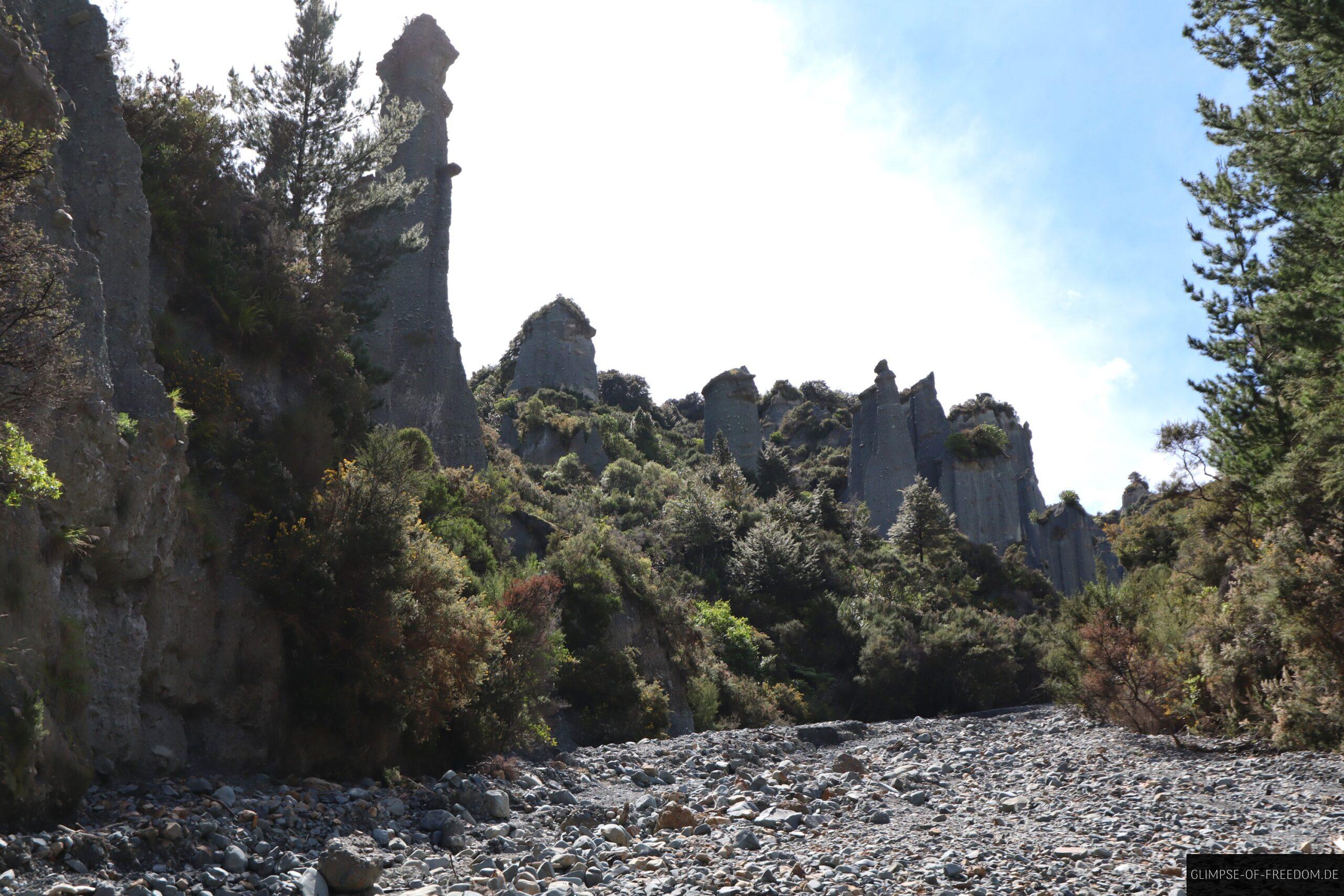 Hohe Tuerme der Putangirua Pinnacles scaled Hohe Türme der Putangirua Pinnacles